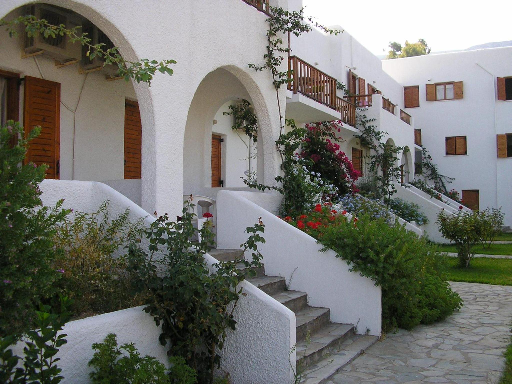Eri Hotel