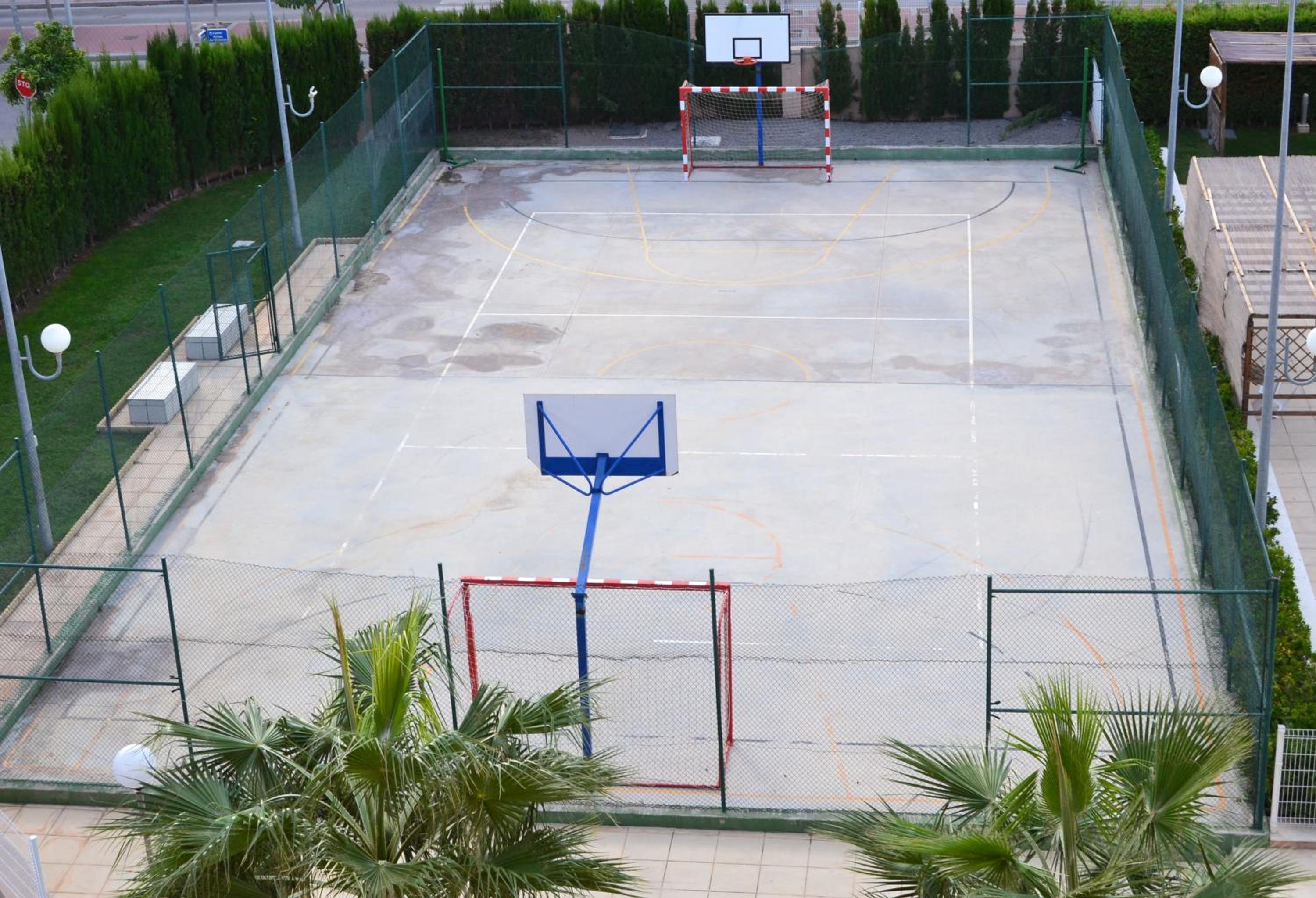 Apartamento Nuevo con Gran Terraza y Wifi en Canet view 2