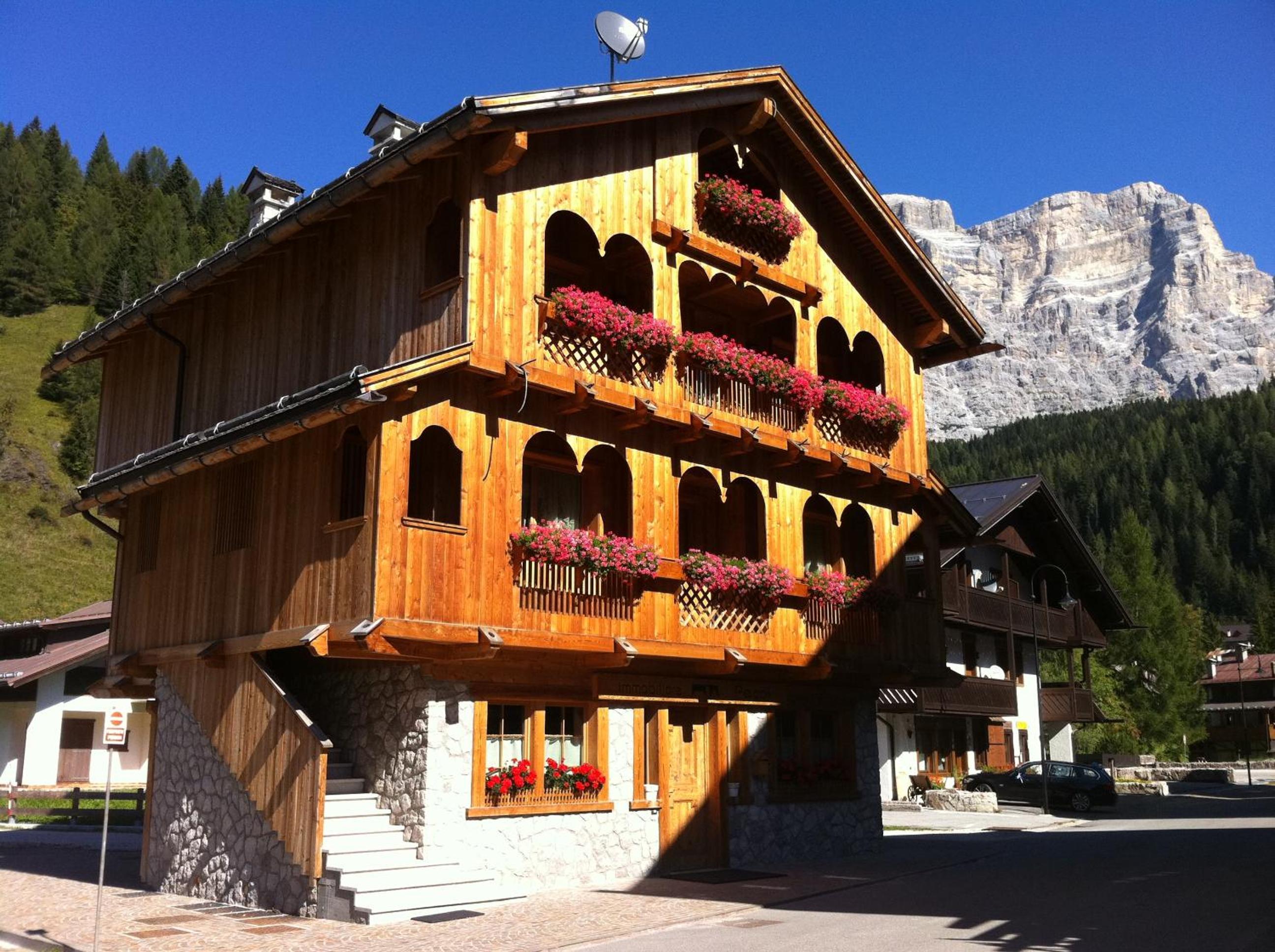Romantic Chalet Dolomiti view 2