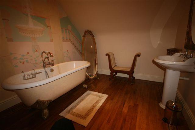 Plas Y Dderwen Bed and Breakfast