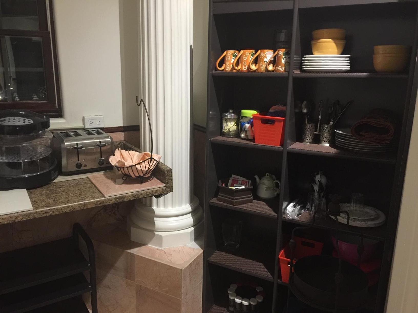 Entire Second Flr - Santa Monica Luxury Roman Villa