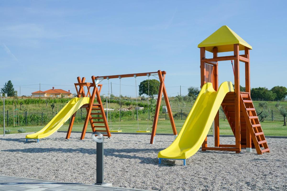 Photo 44