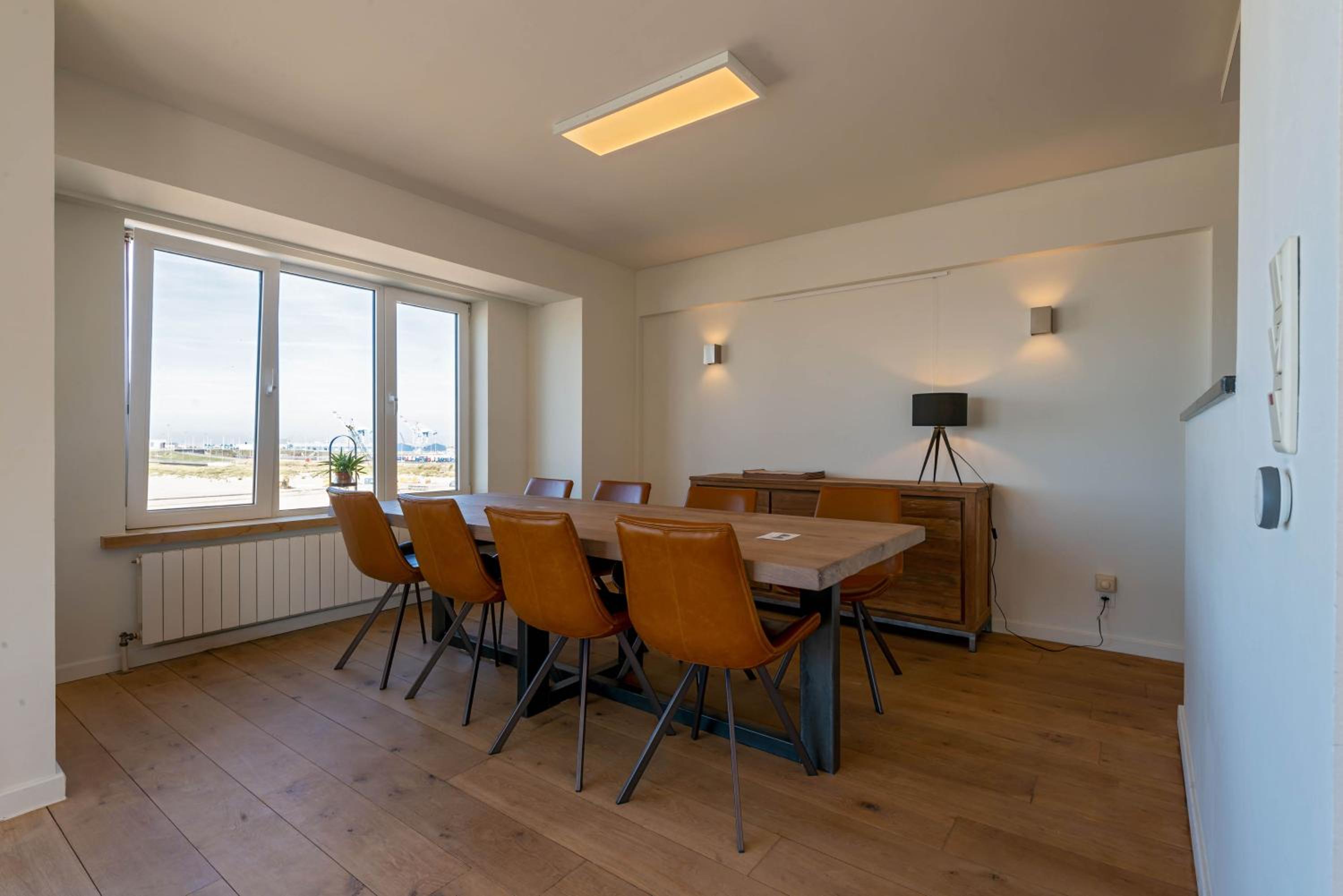 Modern & Large appt (8p.) ocean view & terrace