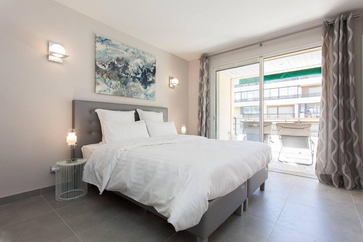 Carlton area: New 2 beds / 2 baths photo 4