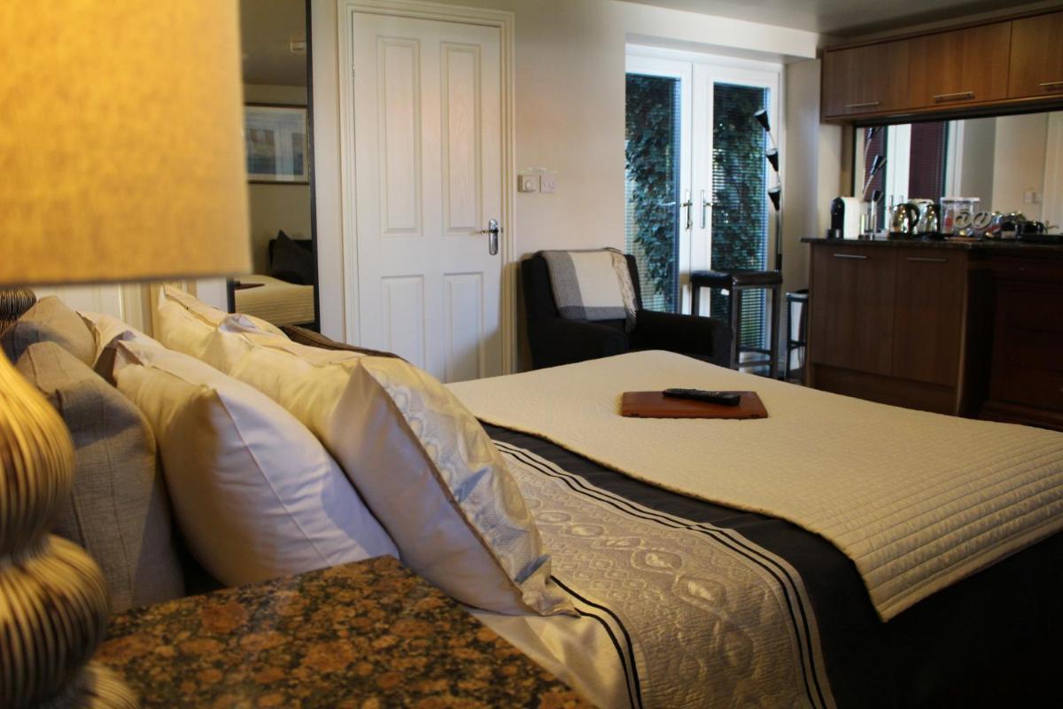 No. 82 B&B