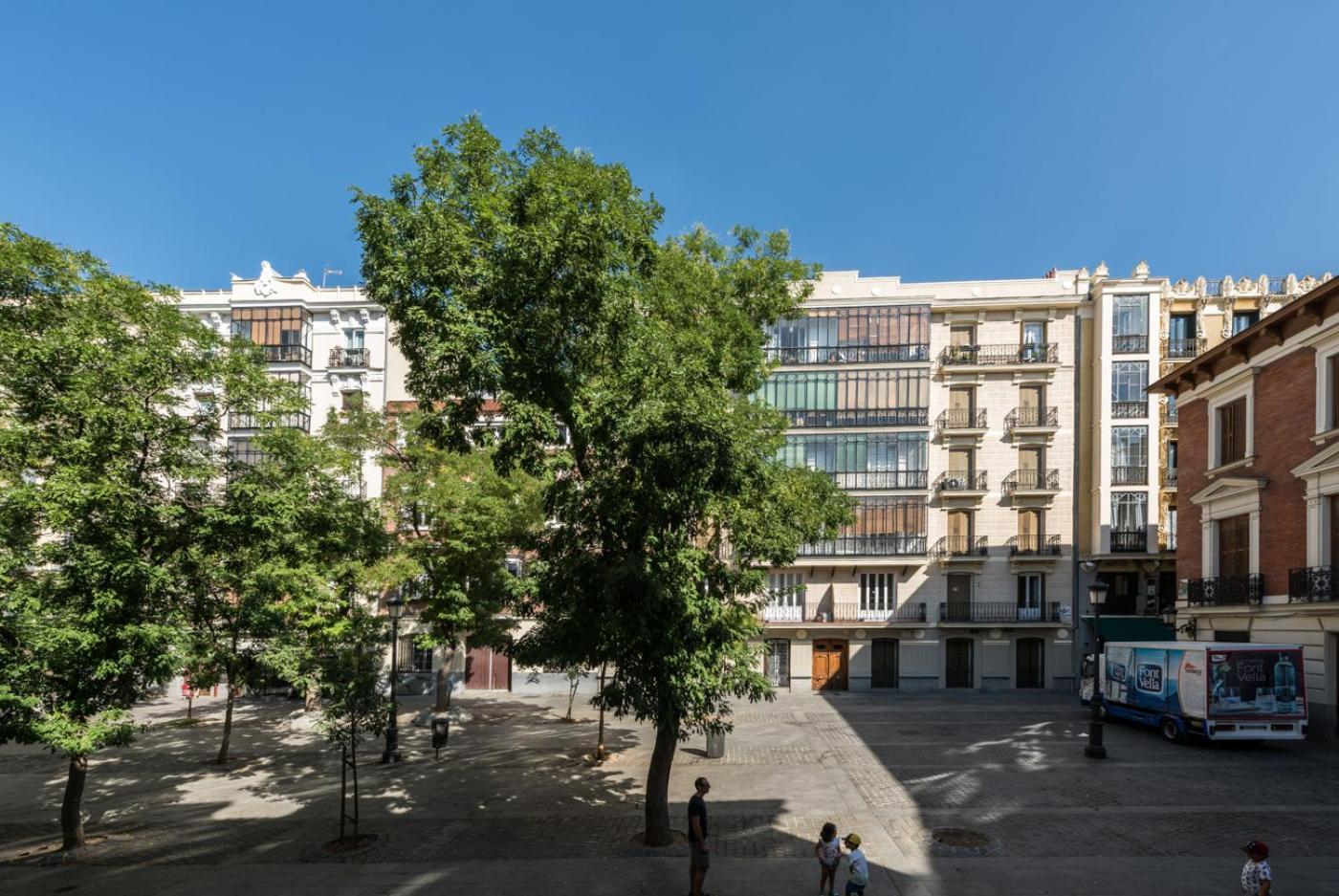 Gomez De Mora view 3