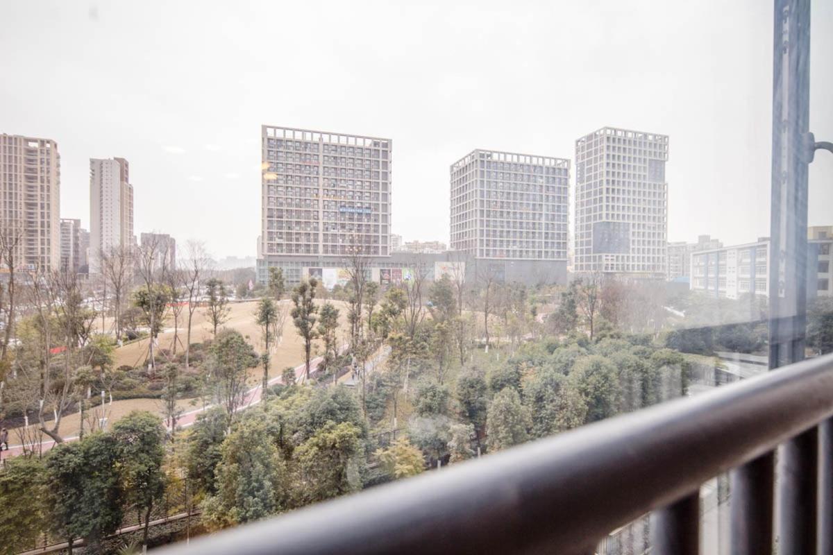 ChengDu Chenghua·Chengdu East Station· Locals Apartment 00137110