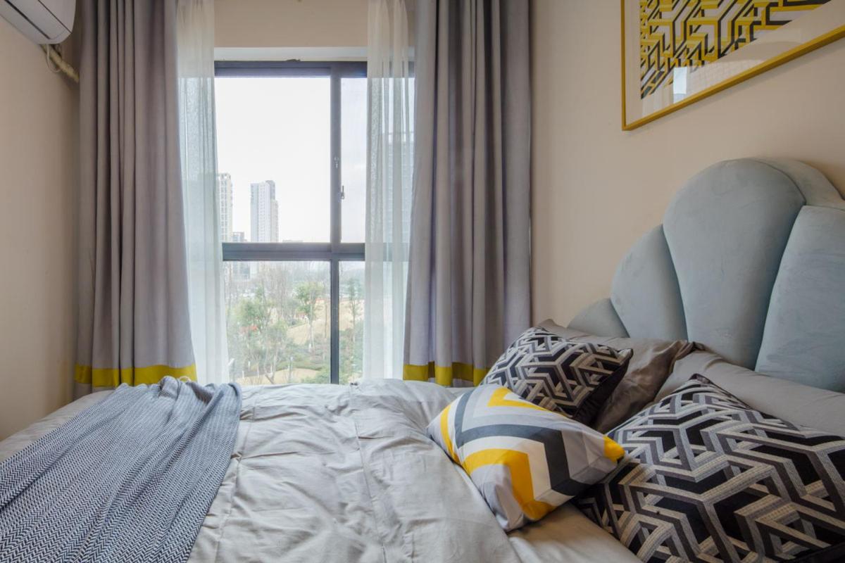 ChengDu Chenghua·Chengdu East Station· Locals Apartment 00137110