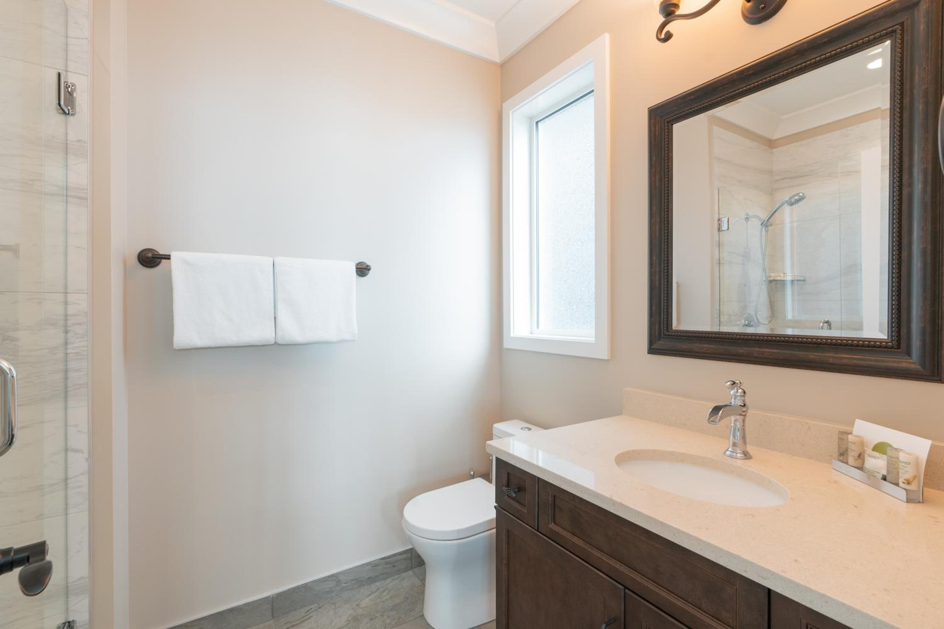 Sooke Vacations - SookePoint Ocean Cottage Resort - Property Image 3