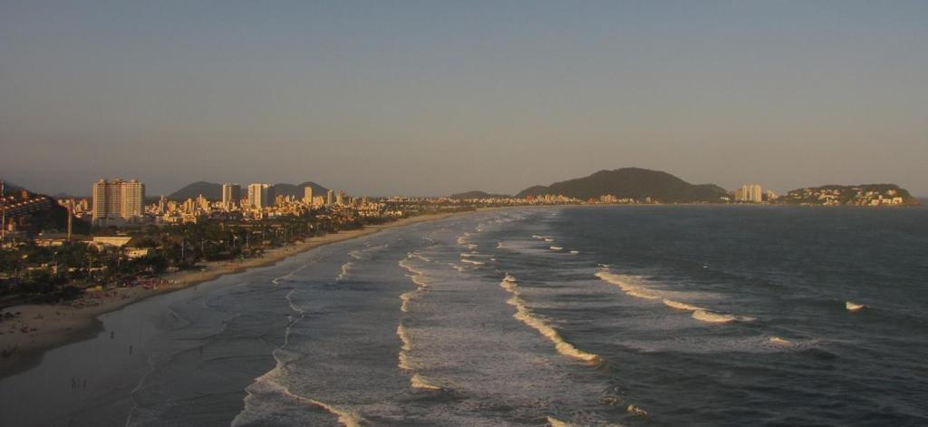 AP - 1 Dorm - Ar - Piscina - Churrasqueira - Academia - 350 metros Praia