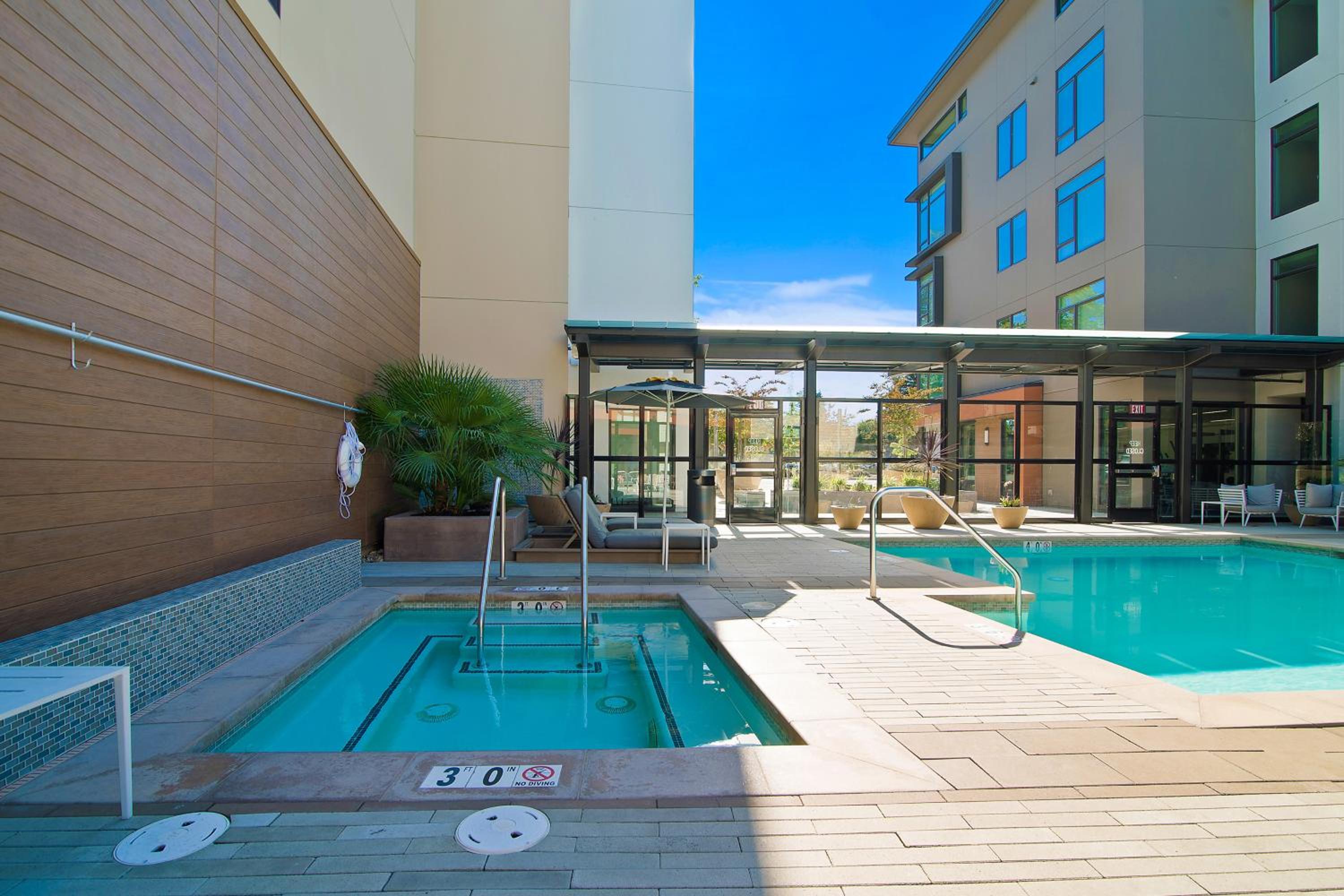 Global Luxury Suites at Downtown Mountain View