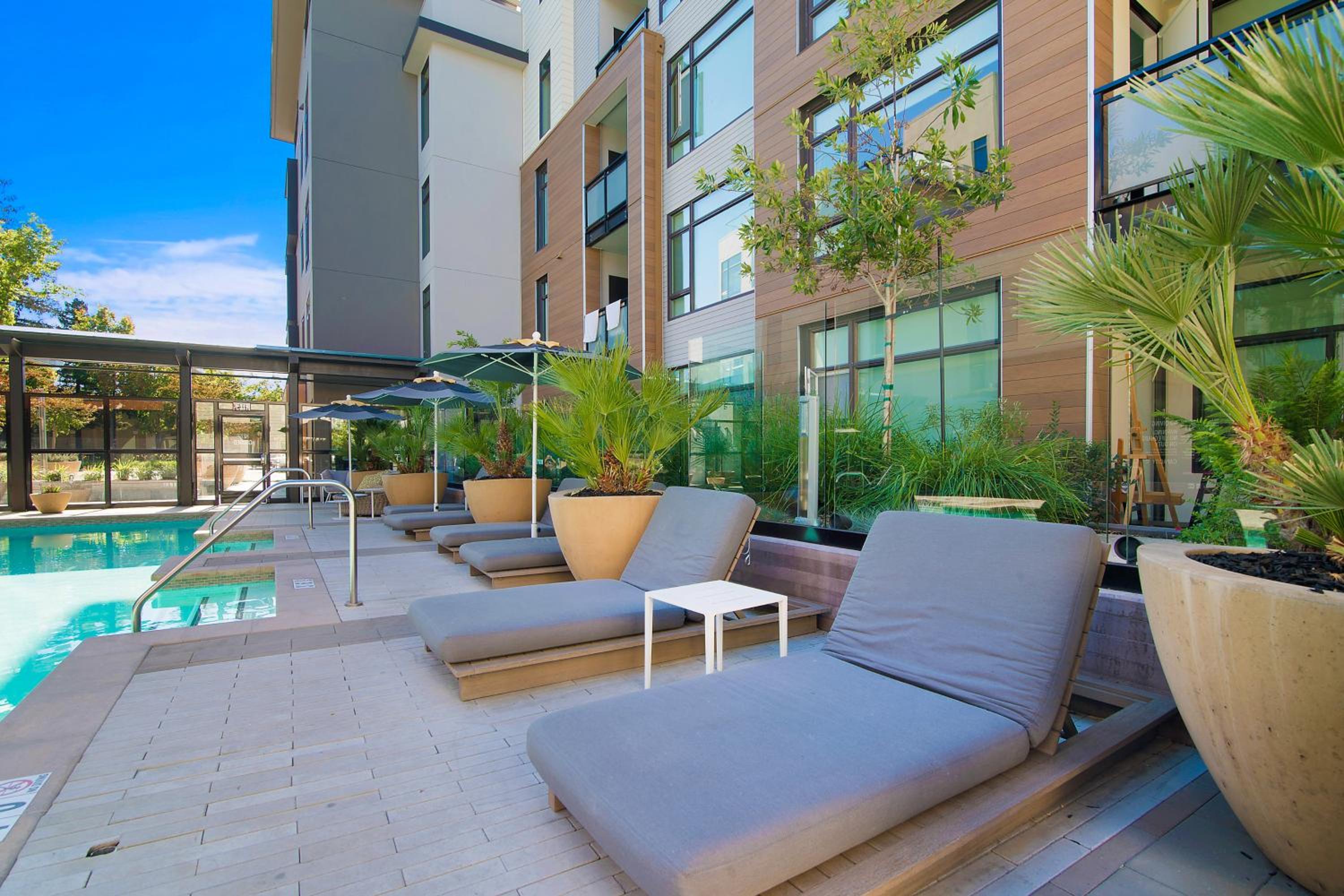 Global Luxury Suites at Downtown Mountain View