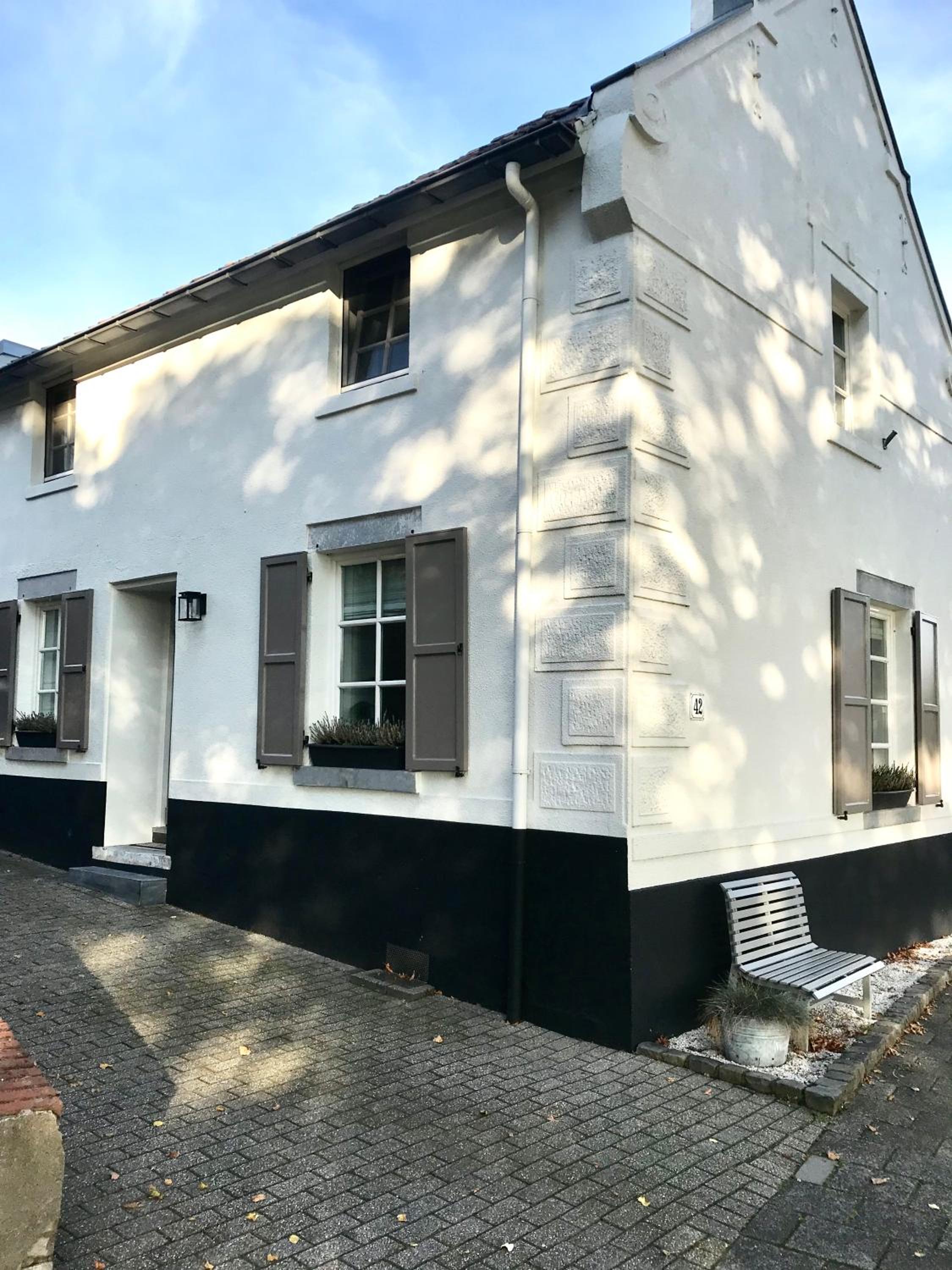 B&B No. 42 view 2