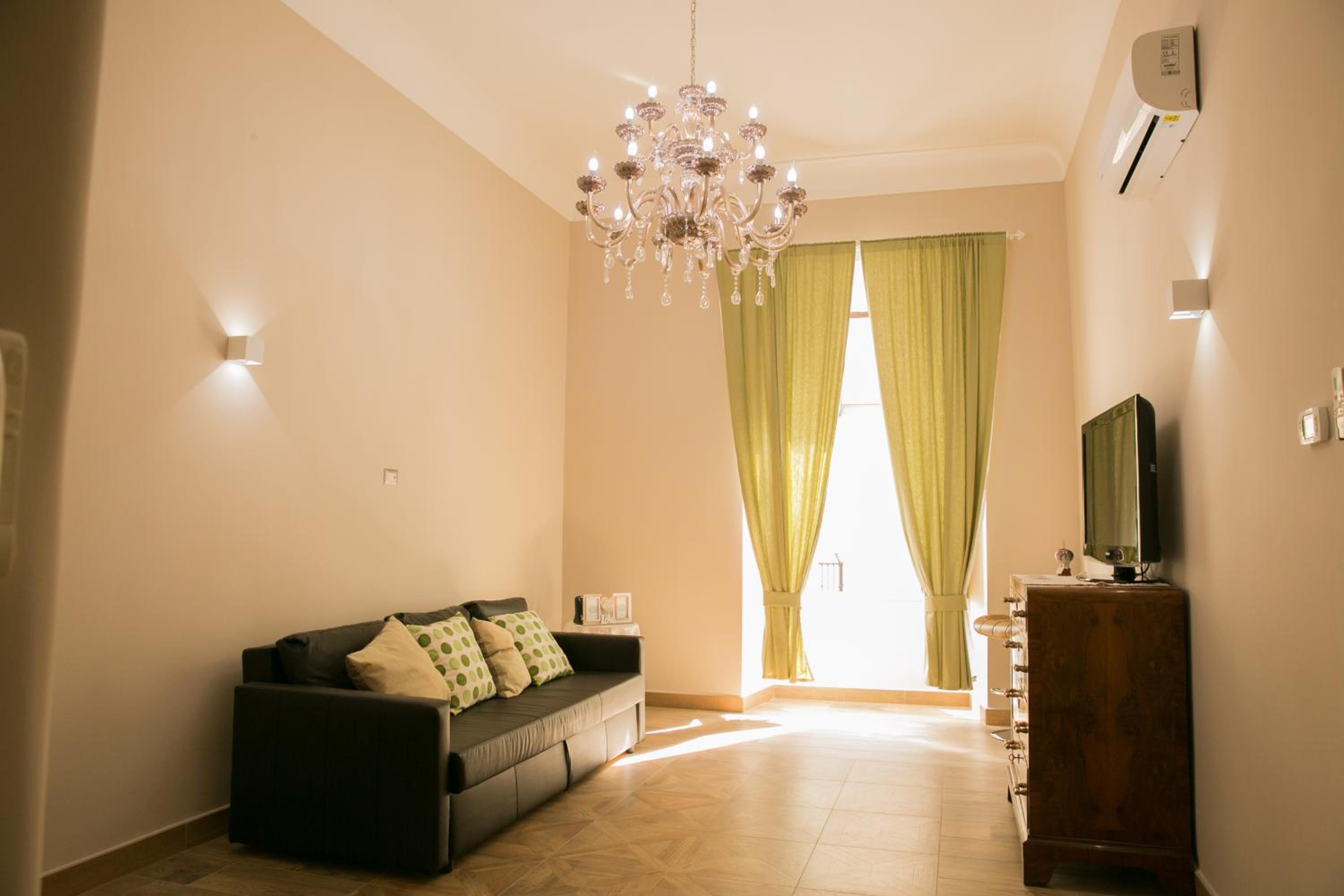 Casa Cairoli