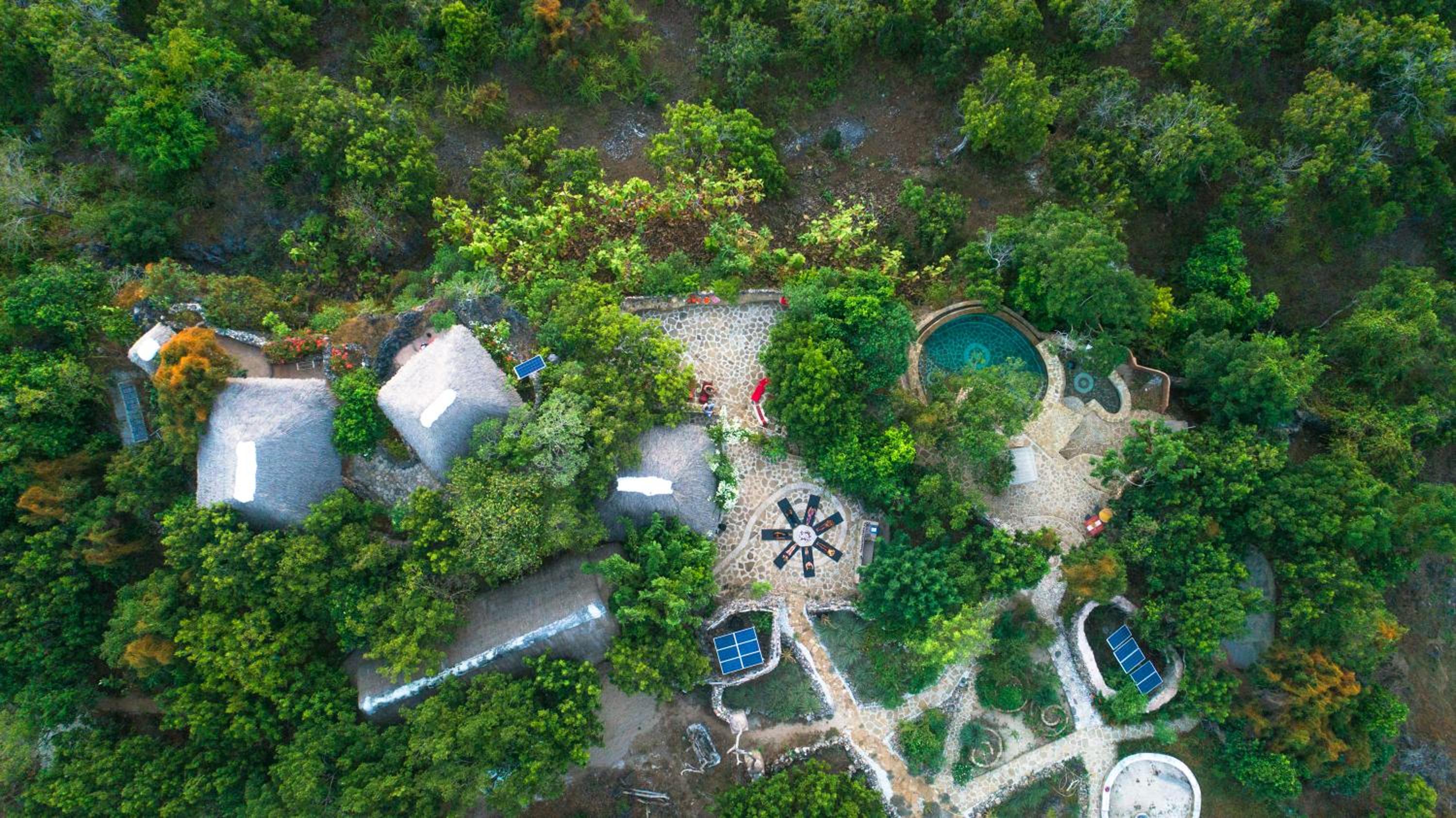 Hotel Utopia Rote Lodge - Image 1