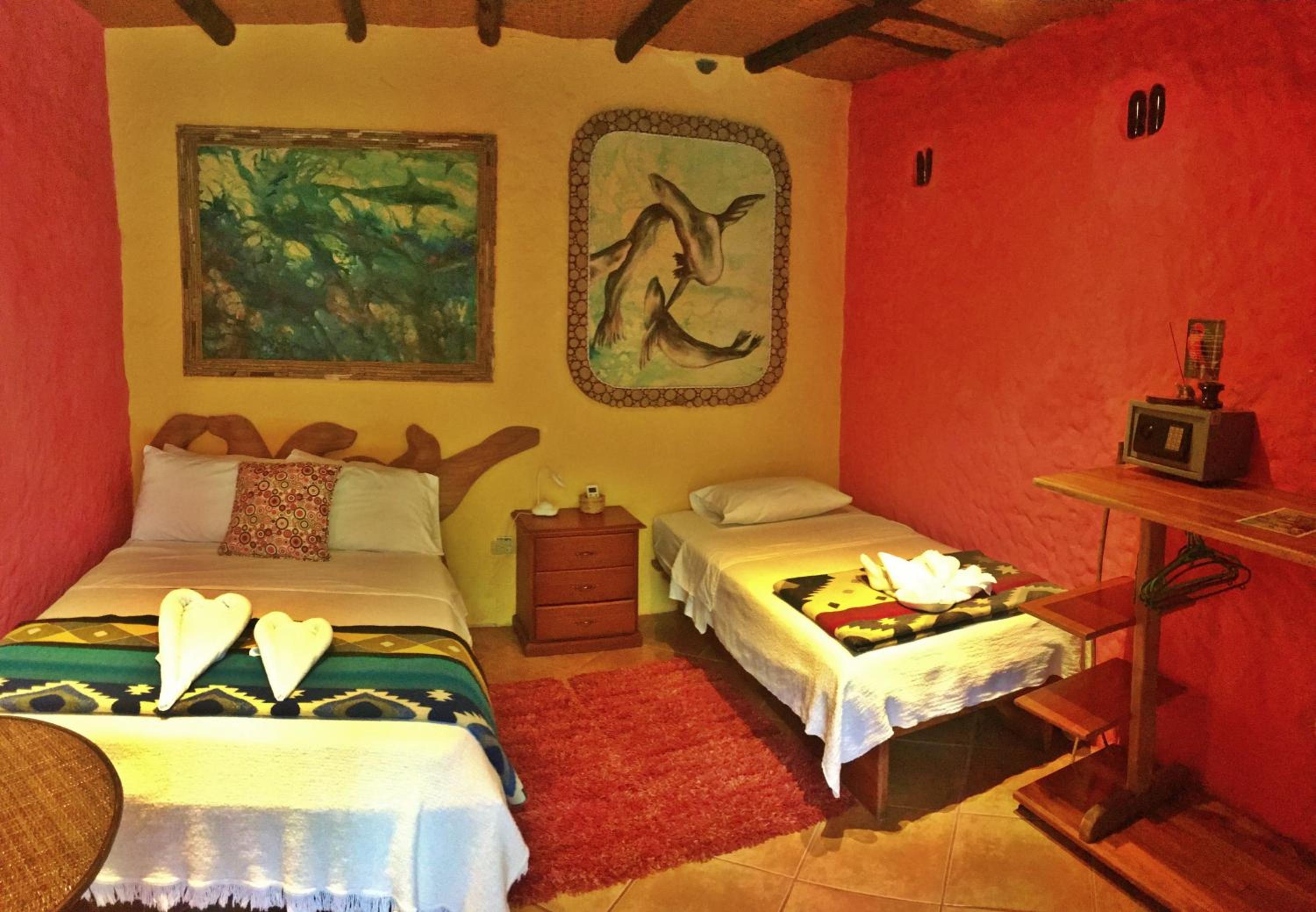 Lonesome George Ecolodge