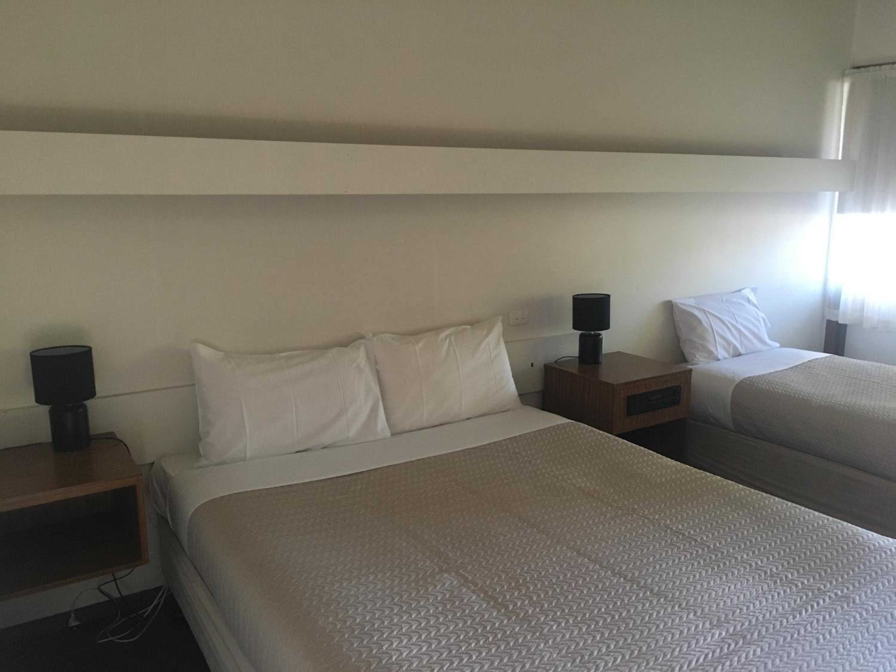 SHEPPARTON MOTOR INN Tudor House Motel