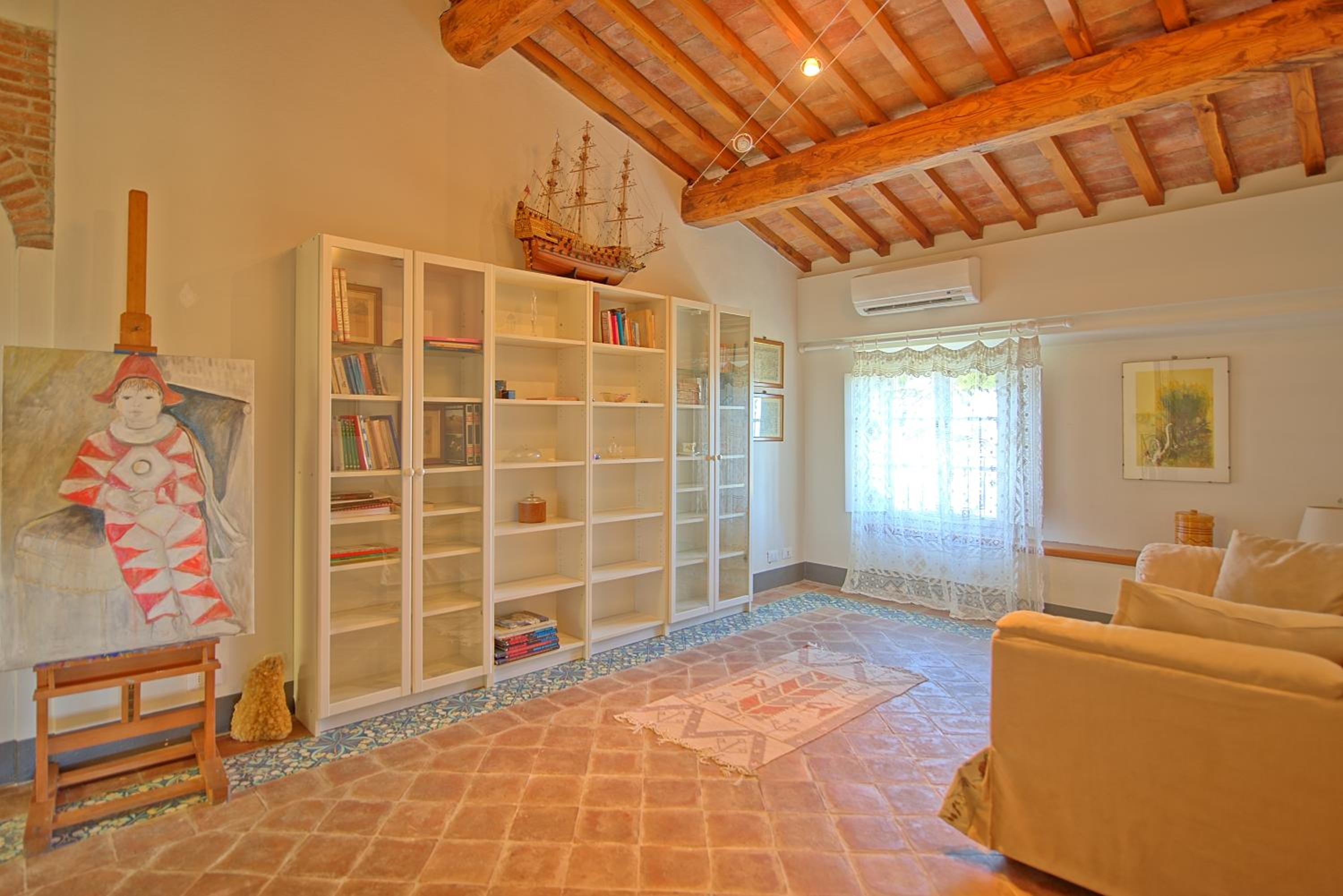 Villa Camaiore by PosarelliVillas