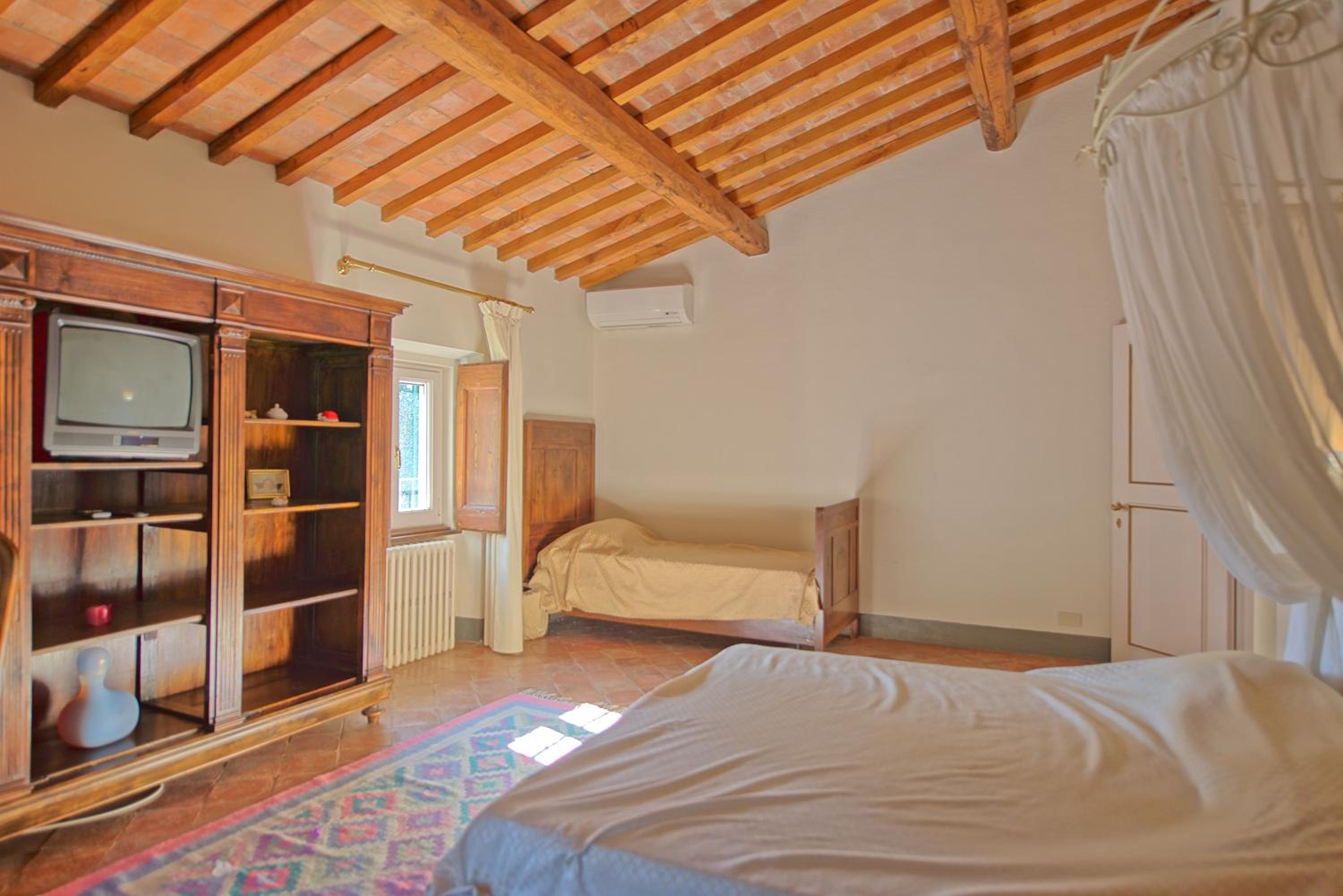 Villa Camaiore by PosarelliVillas