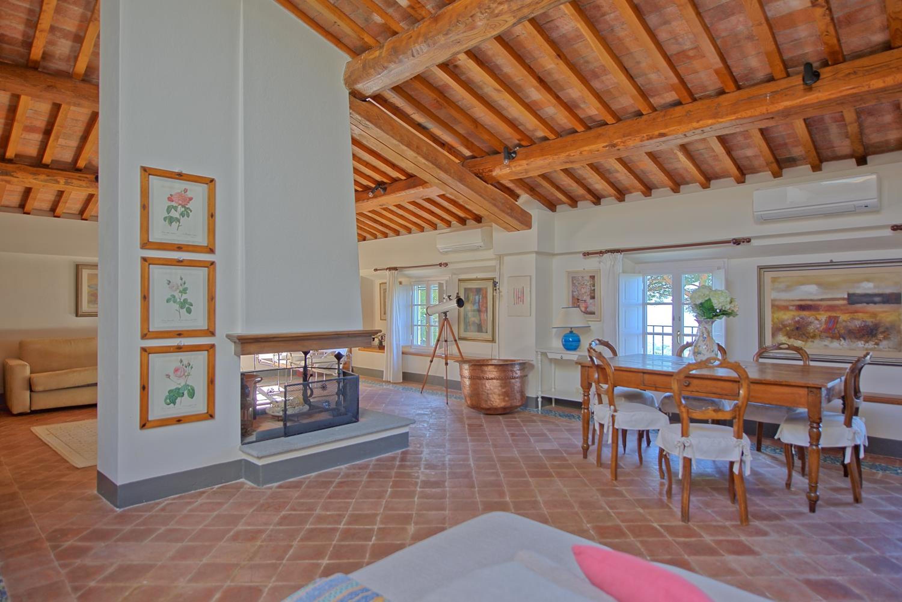 Villa Camaiore by PosarelliVillas