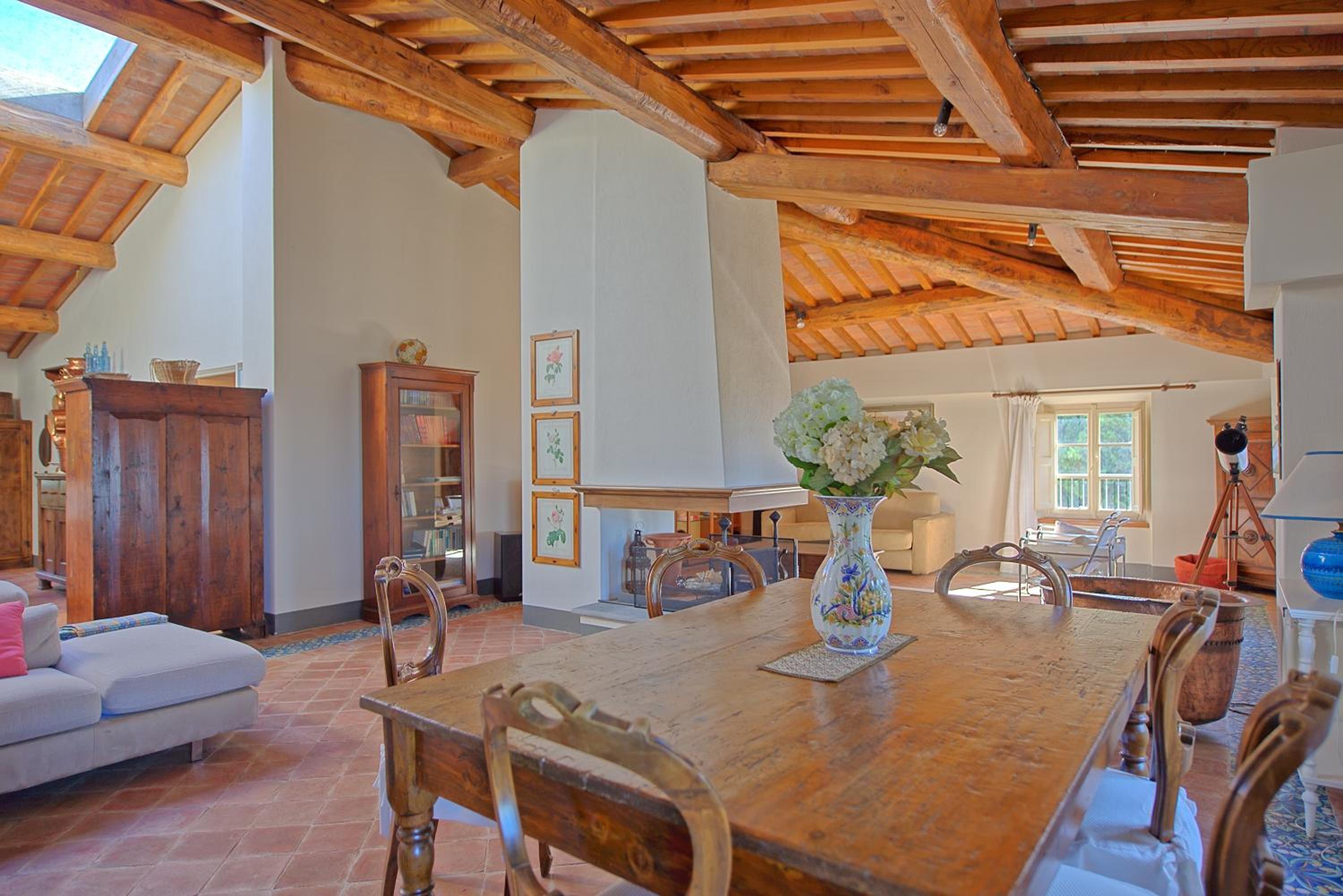 Villa Camaiore by PosarelliVillas