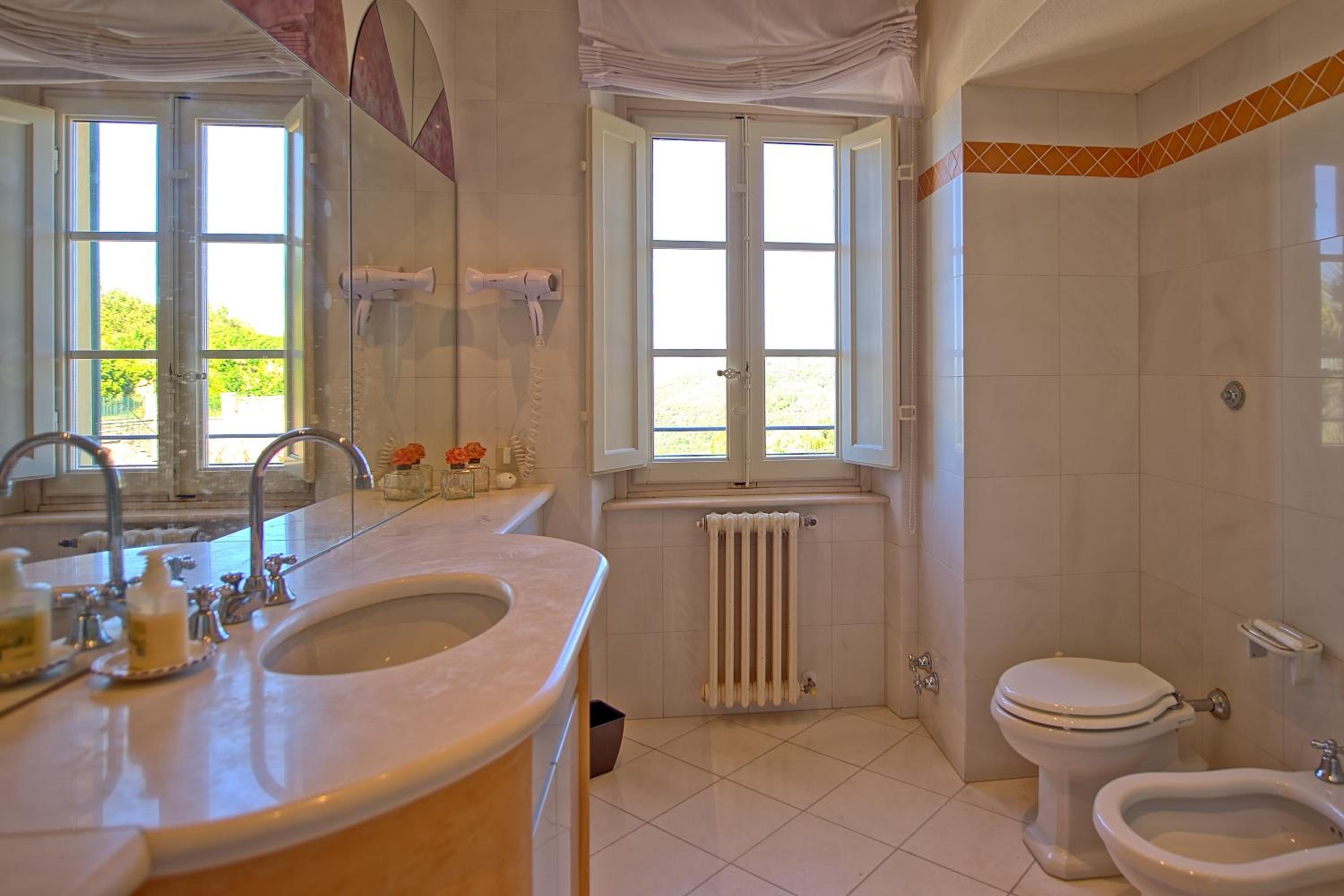 Villa Camaiore by PosarelliVillas