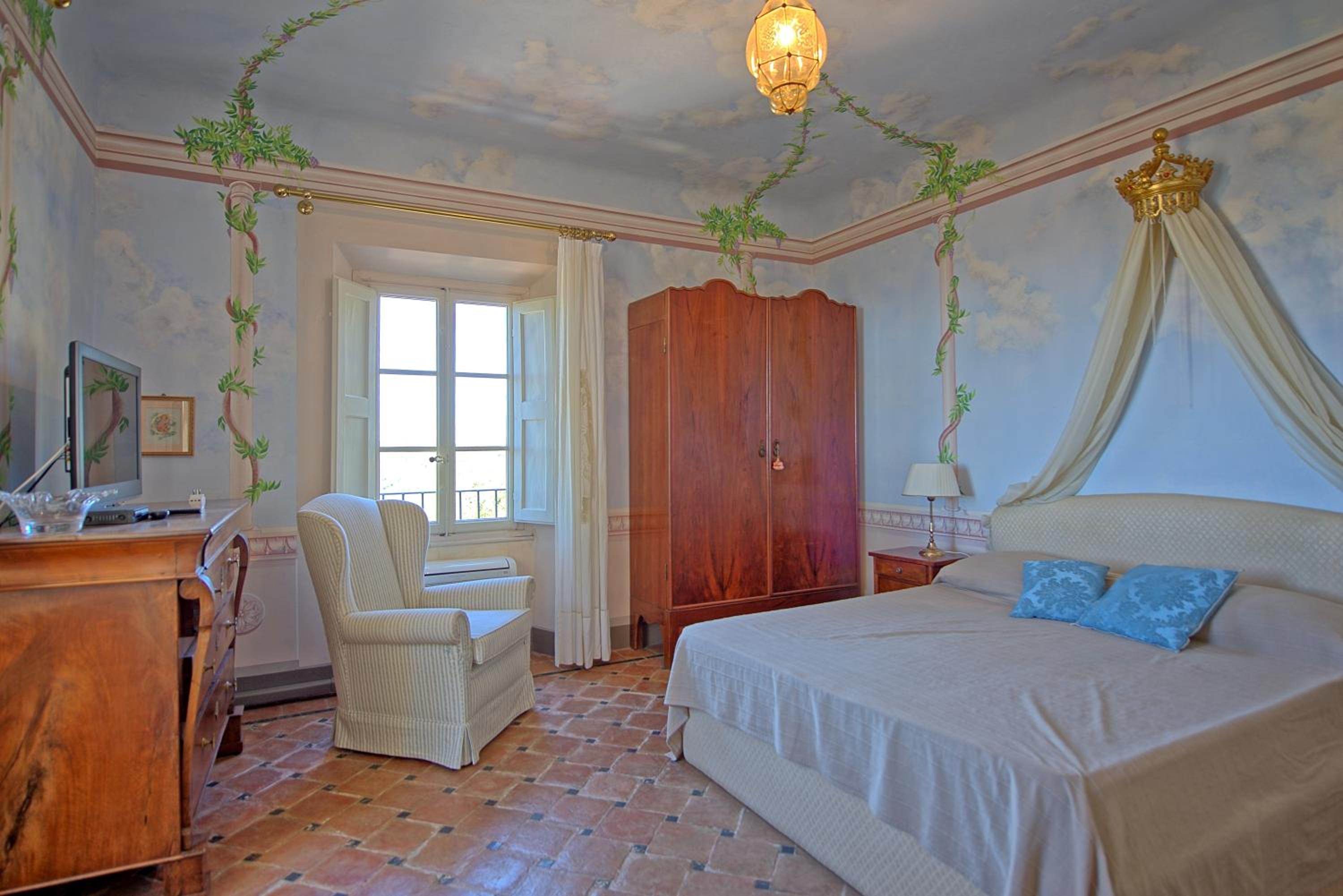 Villa Camaiore by PosarelliVillas
