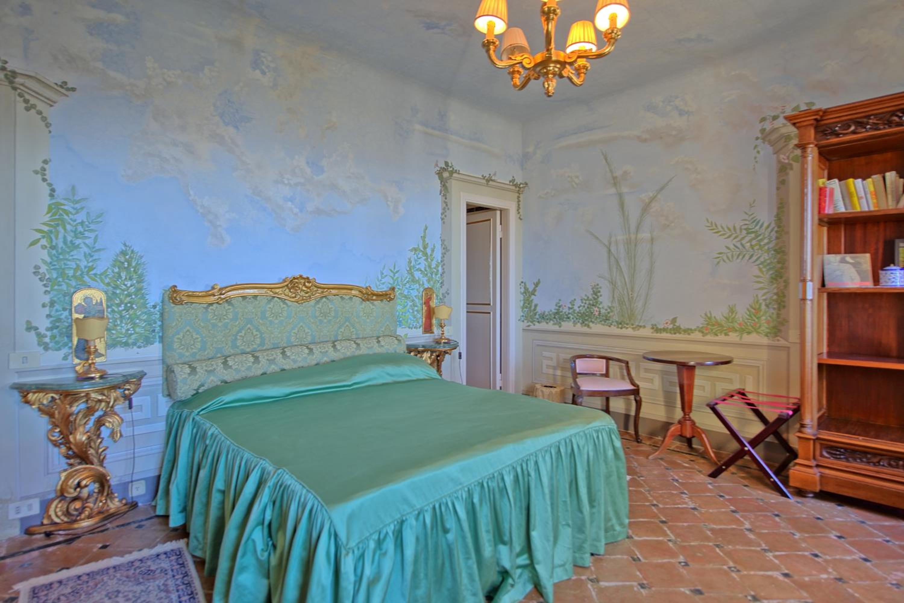 Villa Camaiore by PosarelliVillas