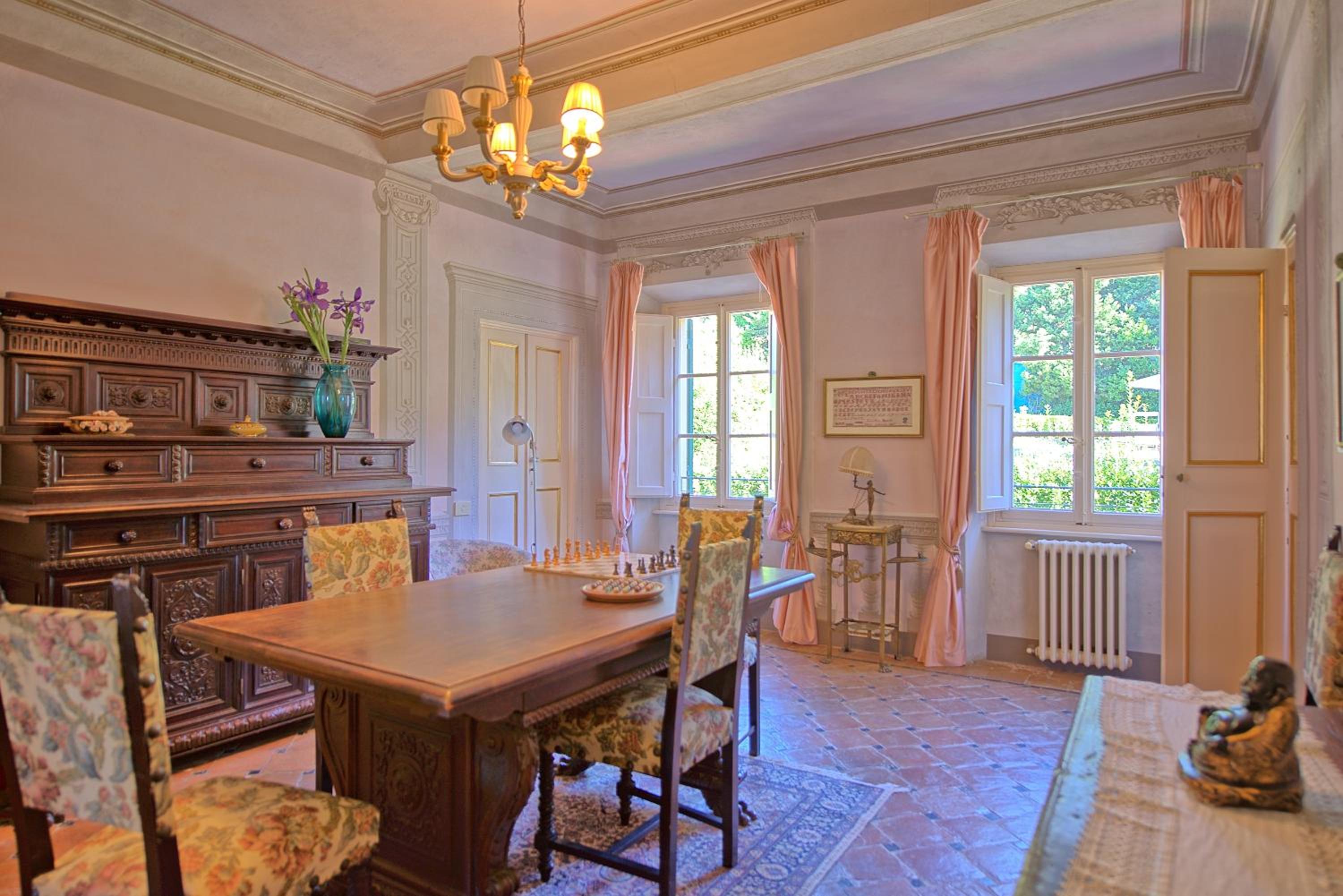 Villa Camaiore by PosarelliVillas