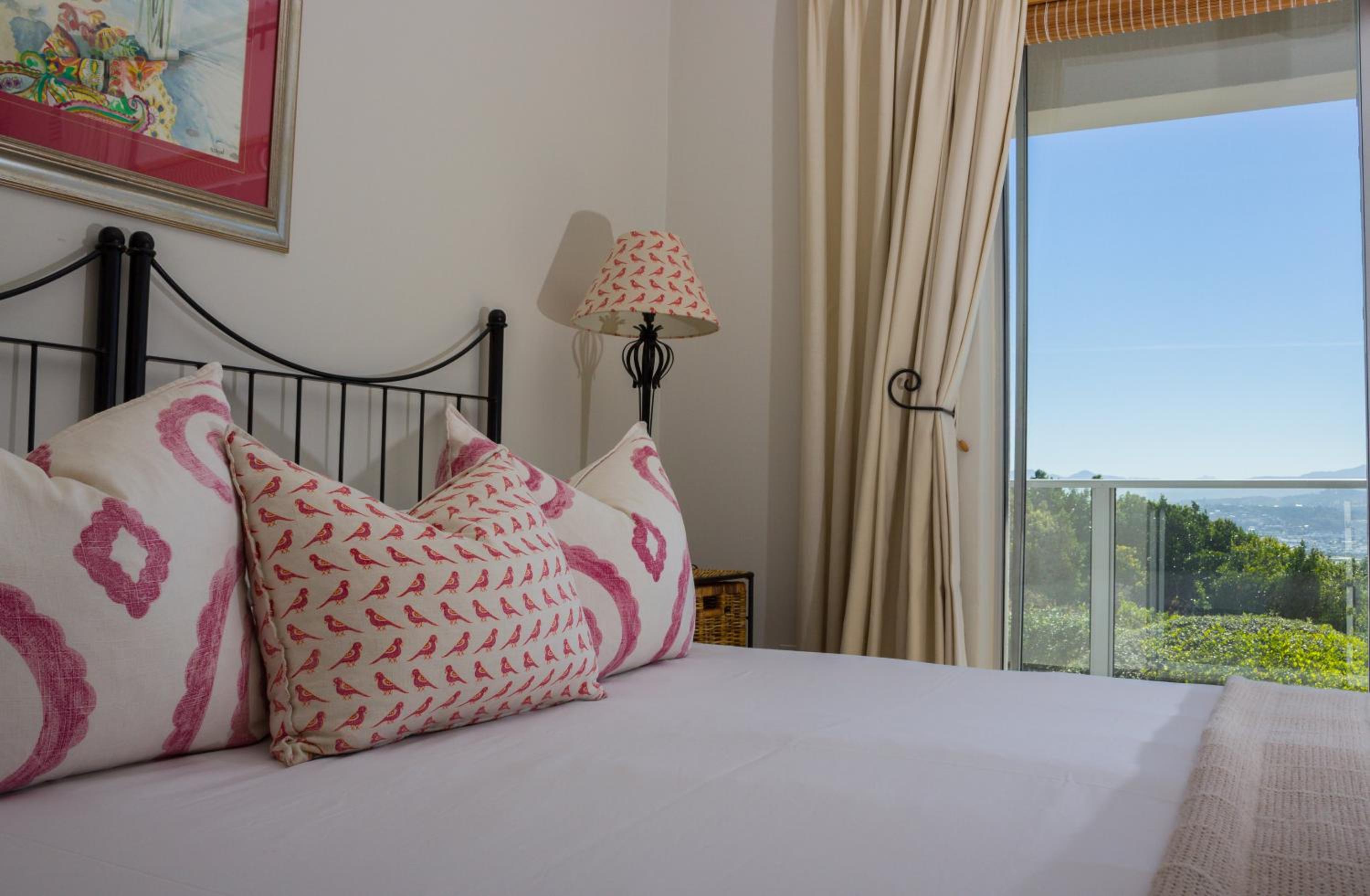 Headlands House Guest Lodge