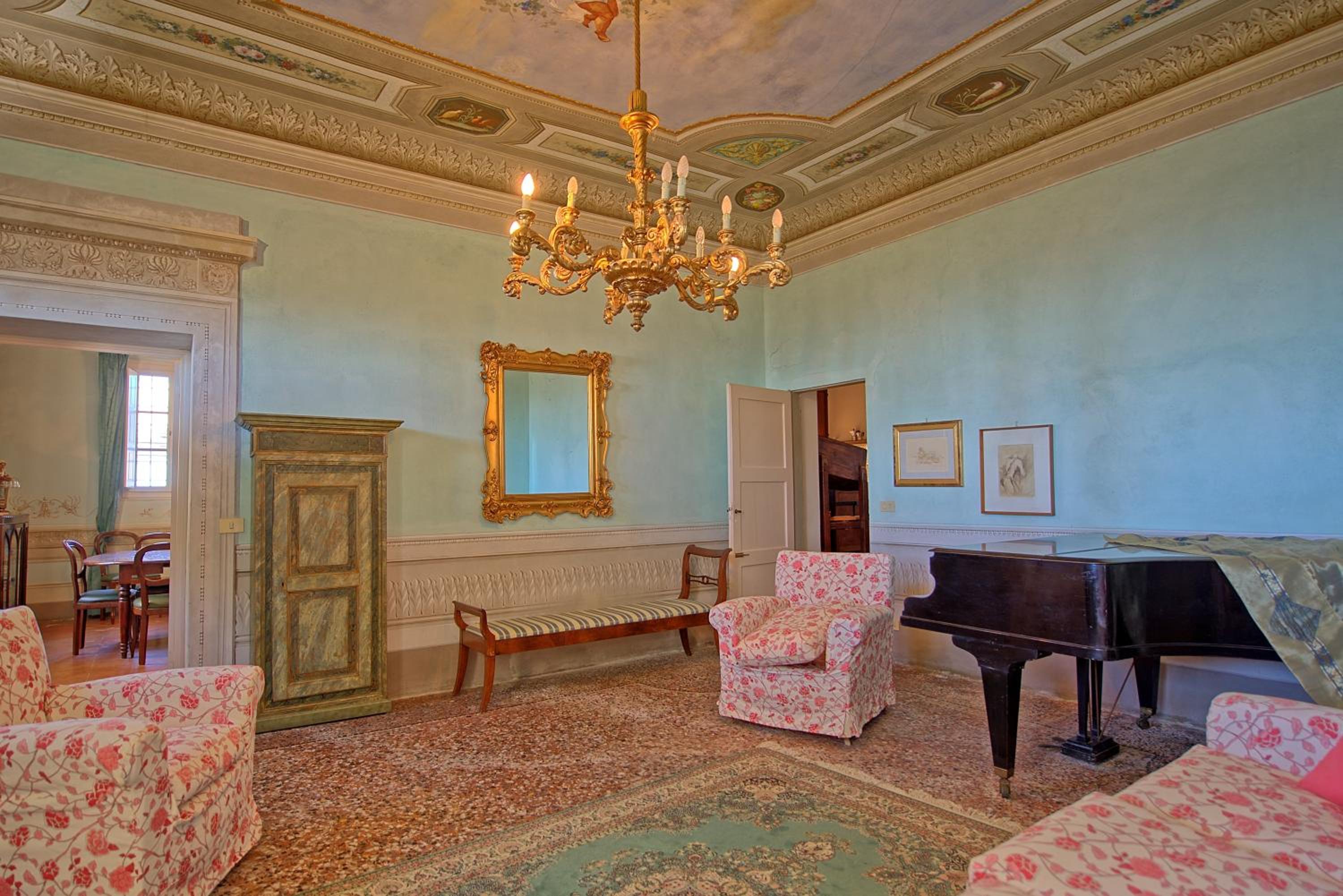 Villa Camaiore by PosarelliVillas