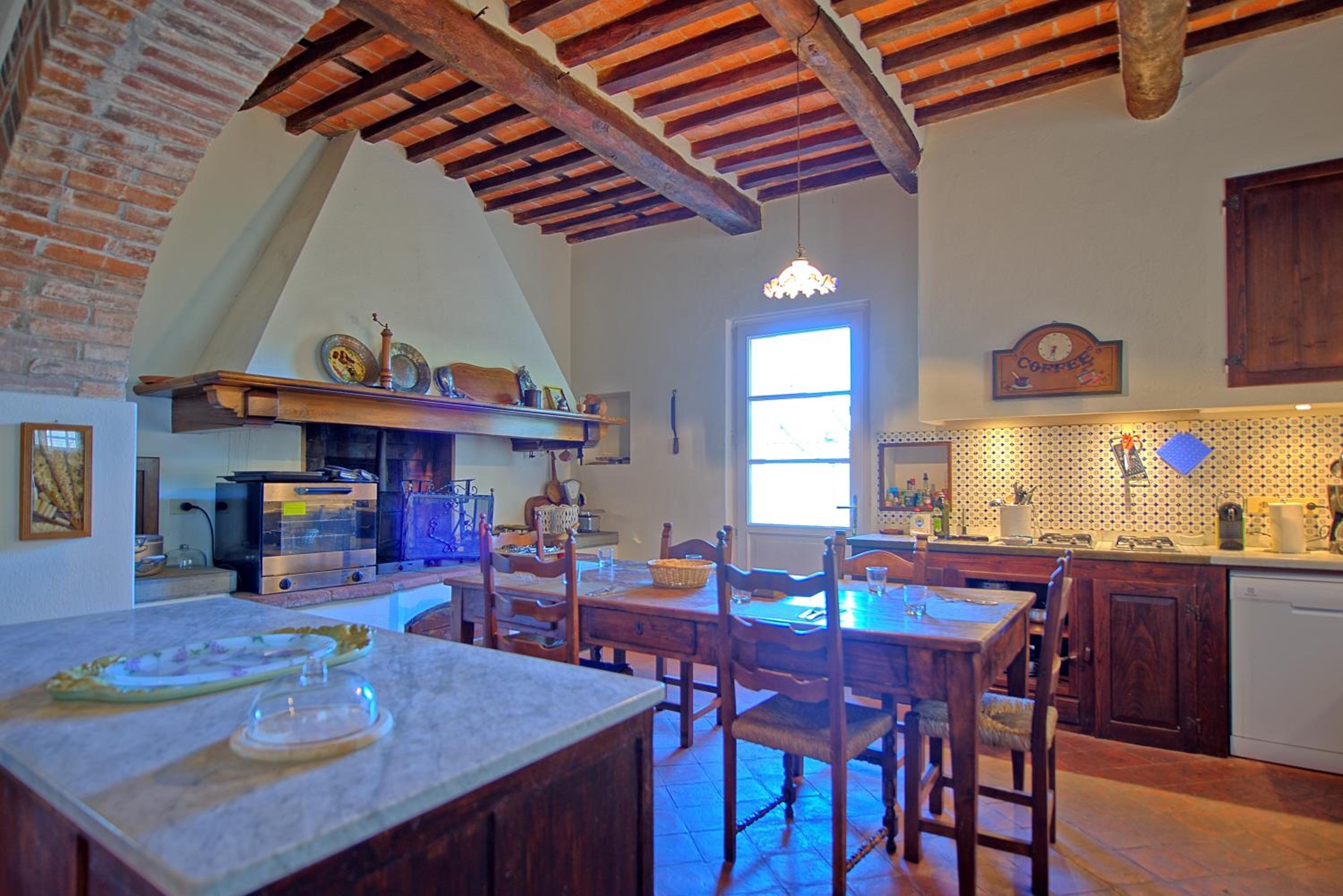 Villa Camaiore by PosarelliVillas