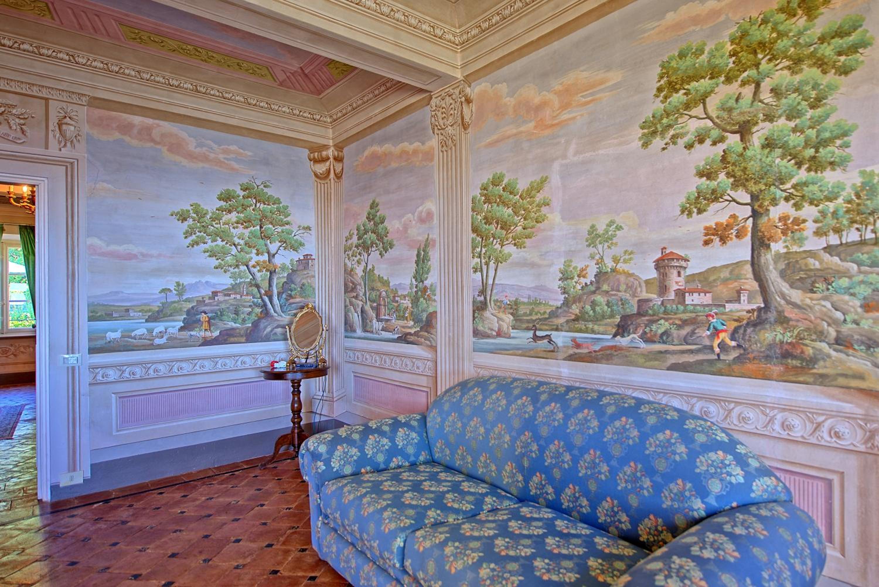 Villa Camaiore by PosarelliVillas