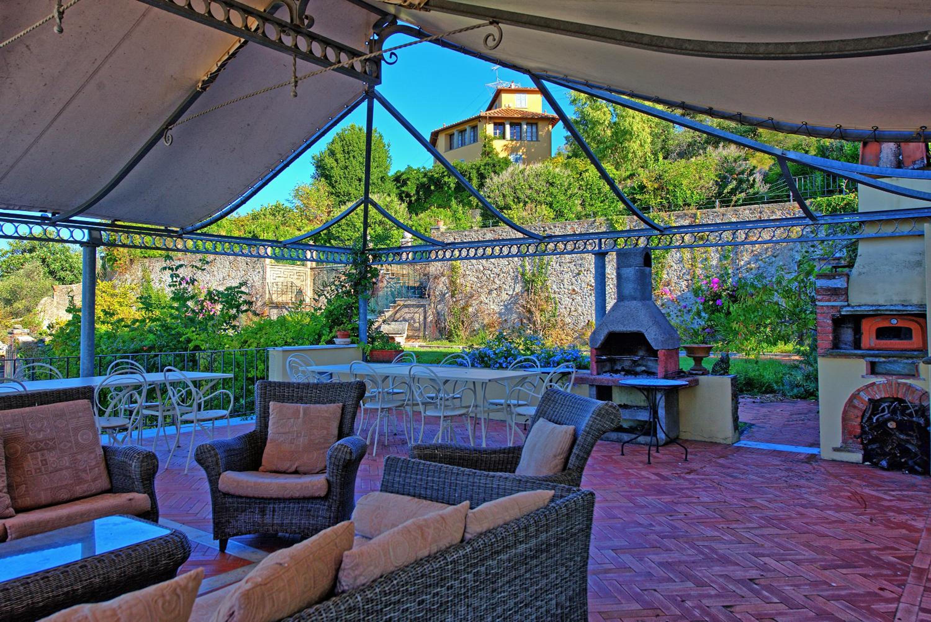 Villa Camaiore by PosarelliVillas