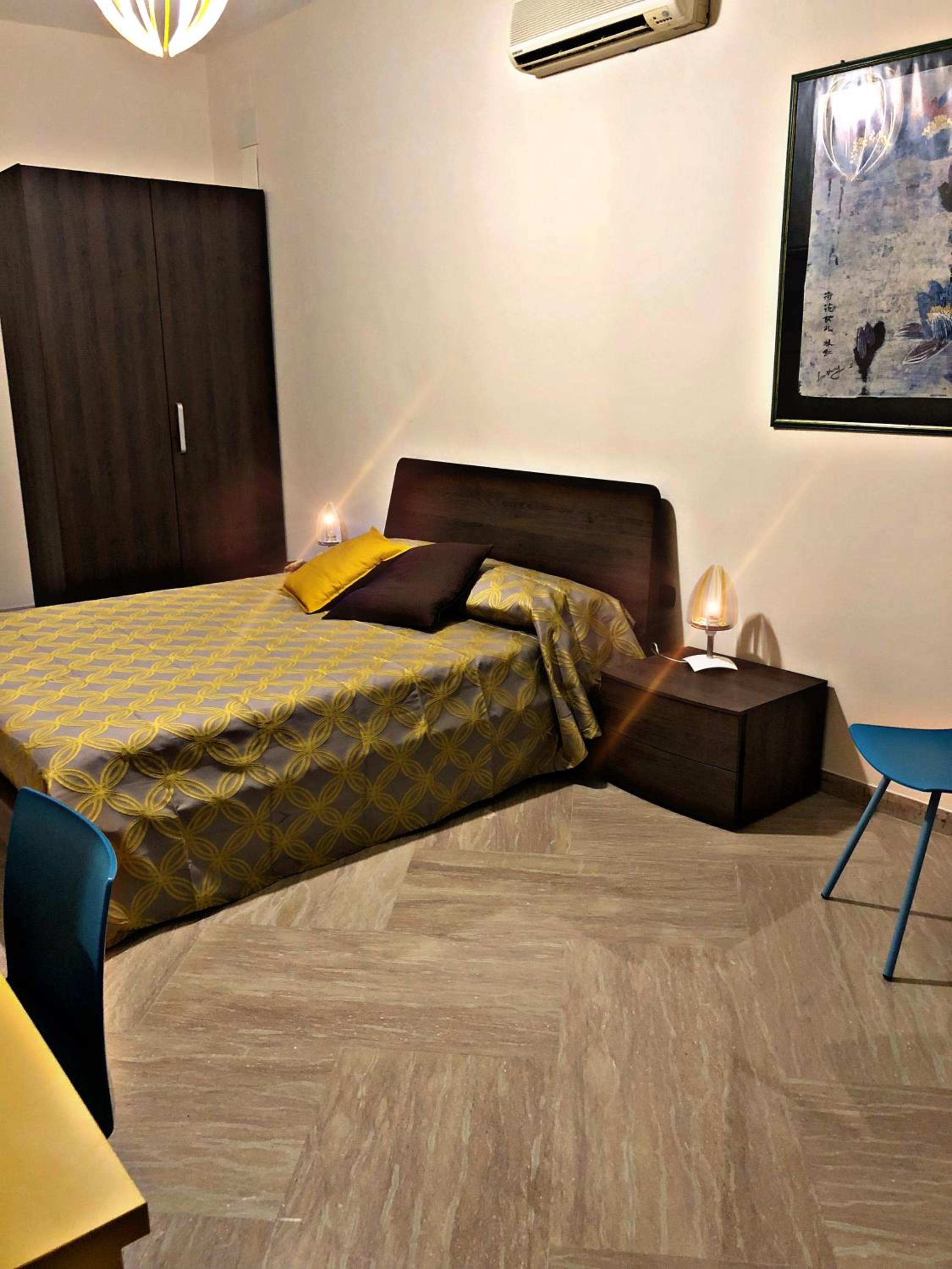 Napoli City Inn
