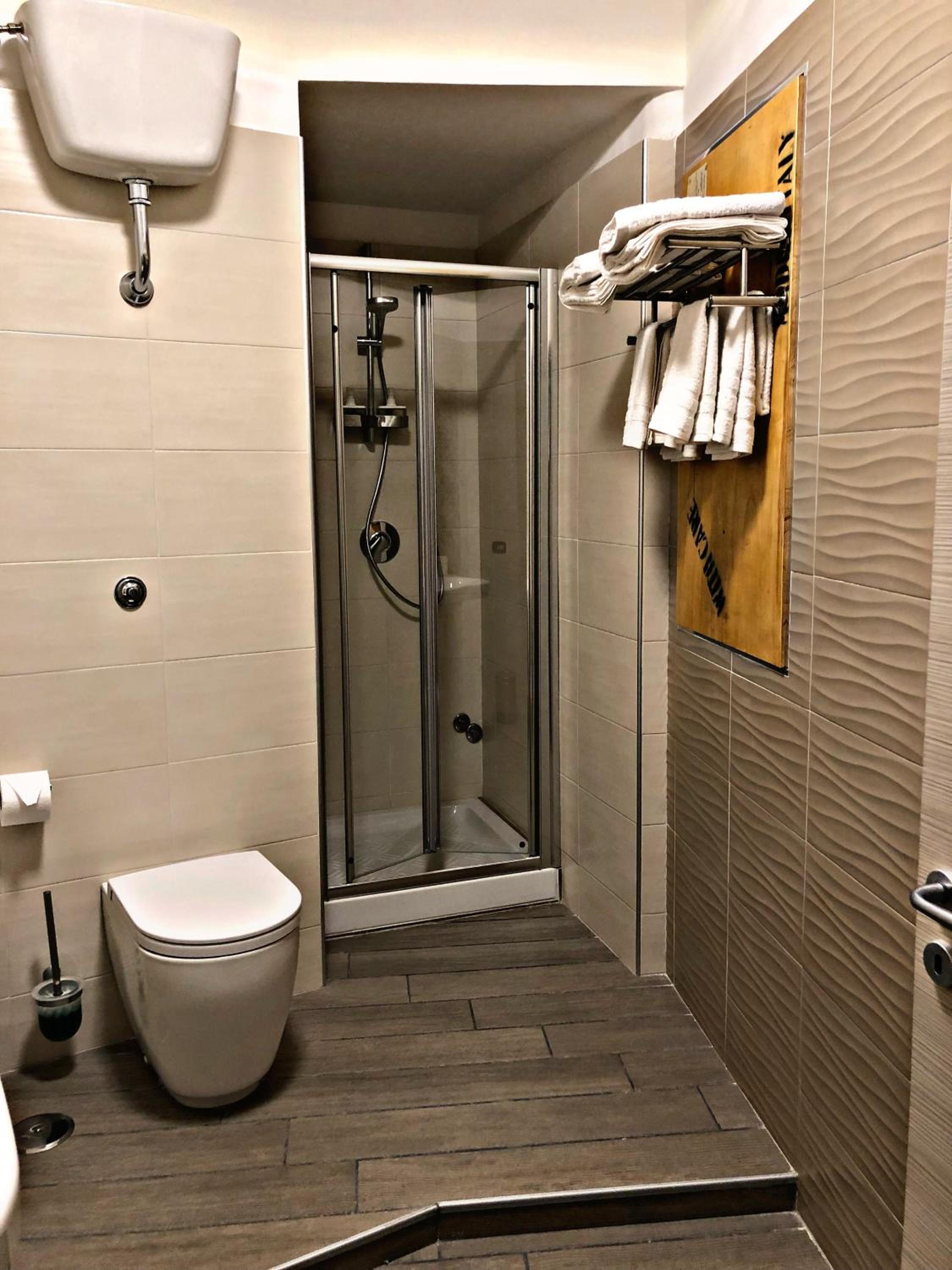 Napoli City Inn