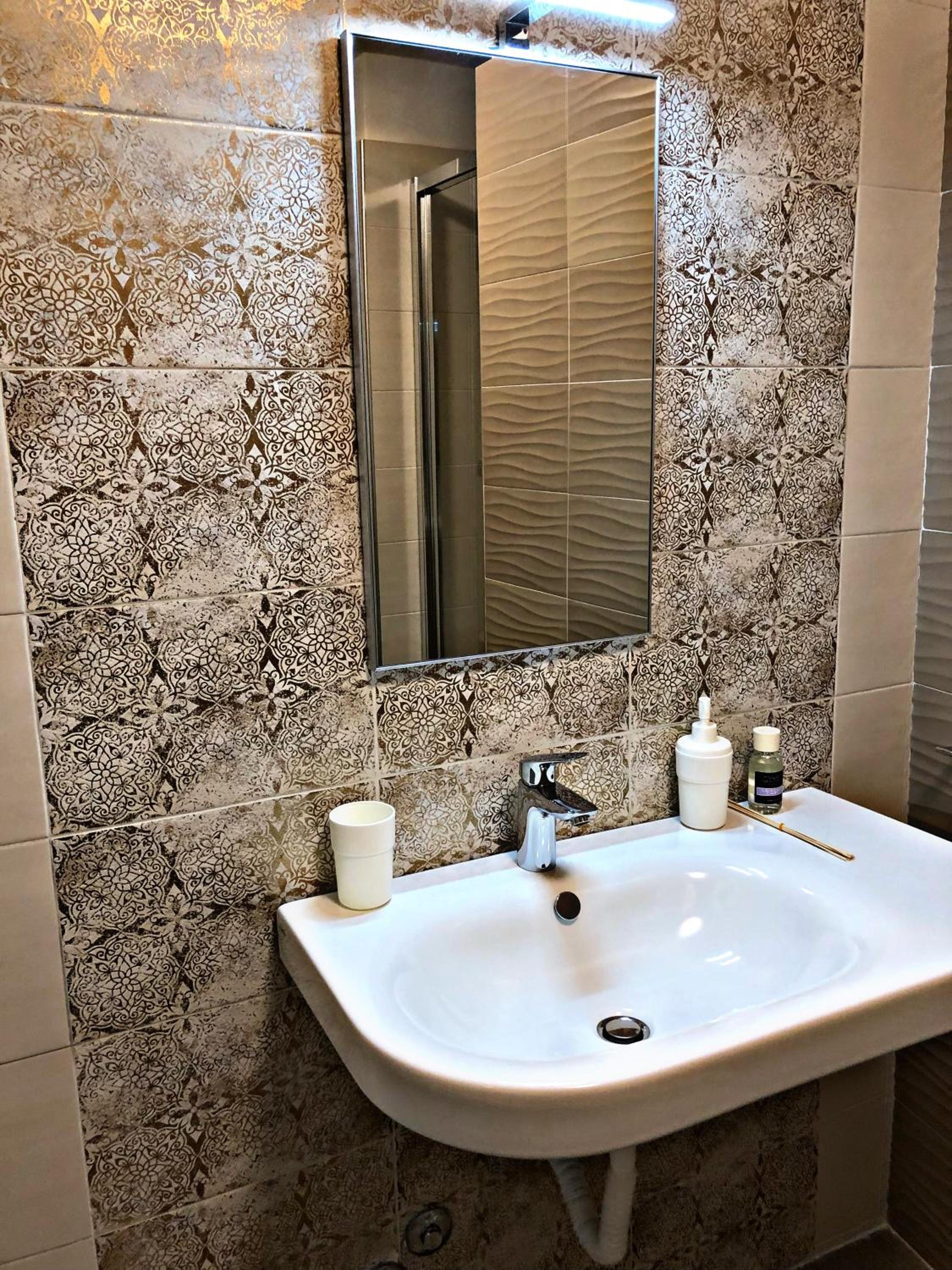 Napoli City Inn