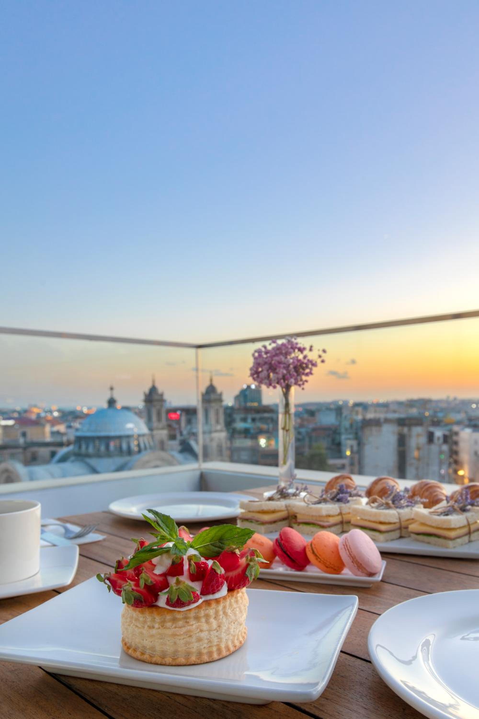 CVK Taksim Hotel Istanbul - Image 43