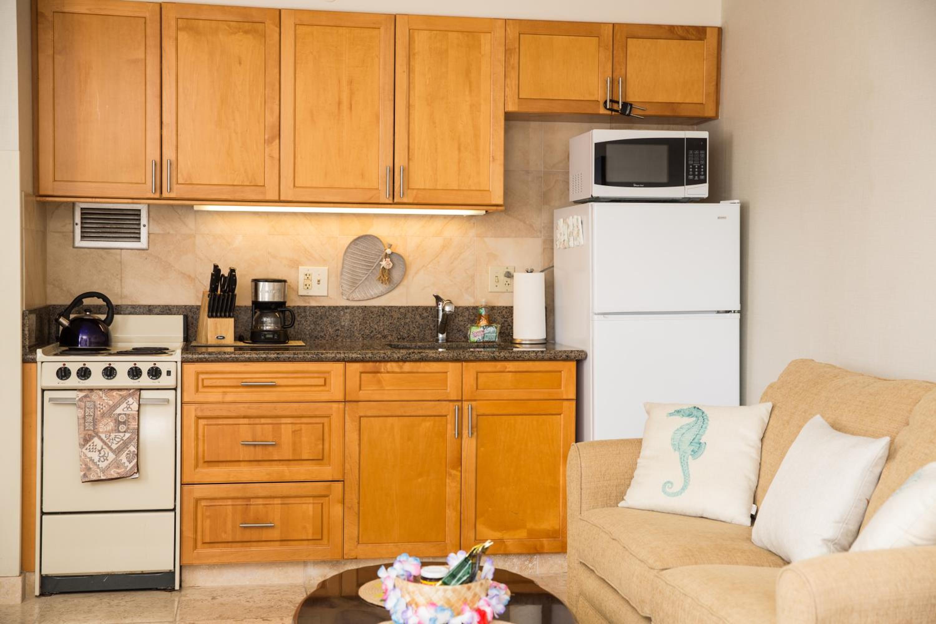 Tropical Studios at Marine Surf Waikiki - FREE PARKING - BEST LOCATION - FULL KITCHEN - SWIMMING POOL 照片第 72 張,共 263 張