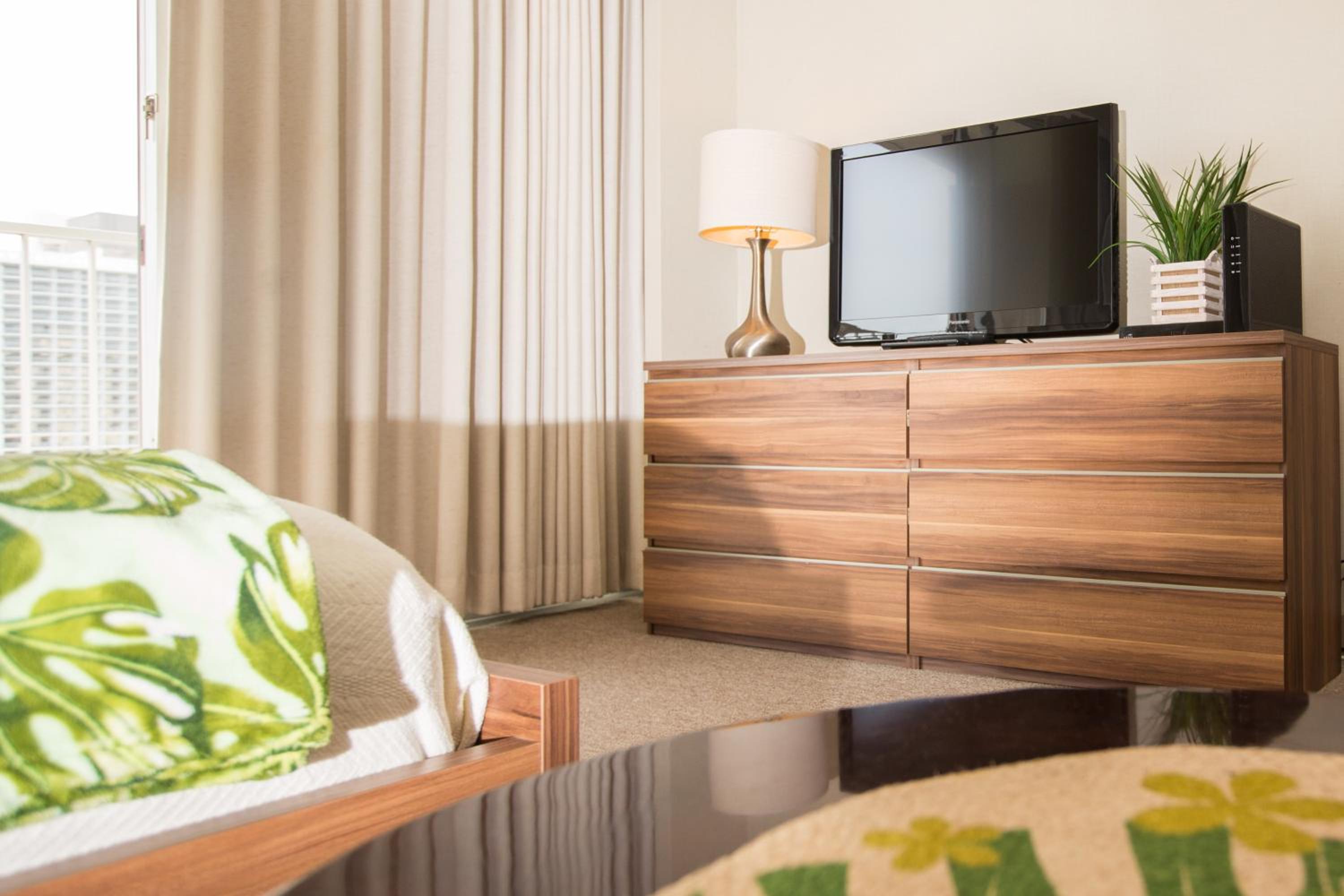 Tropical Studios at Marine Surf Waikiki - FREE PARKING - BEST LOCATION - FULL KITCHEN - SWIMMING POOL 照片第 38 張,共 263 張