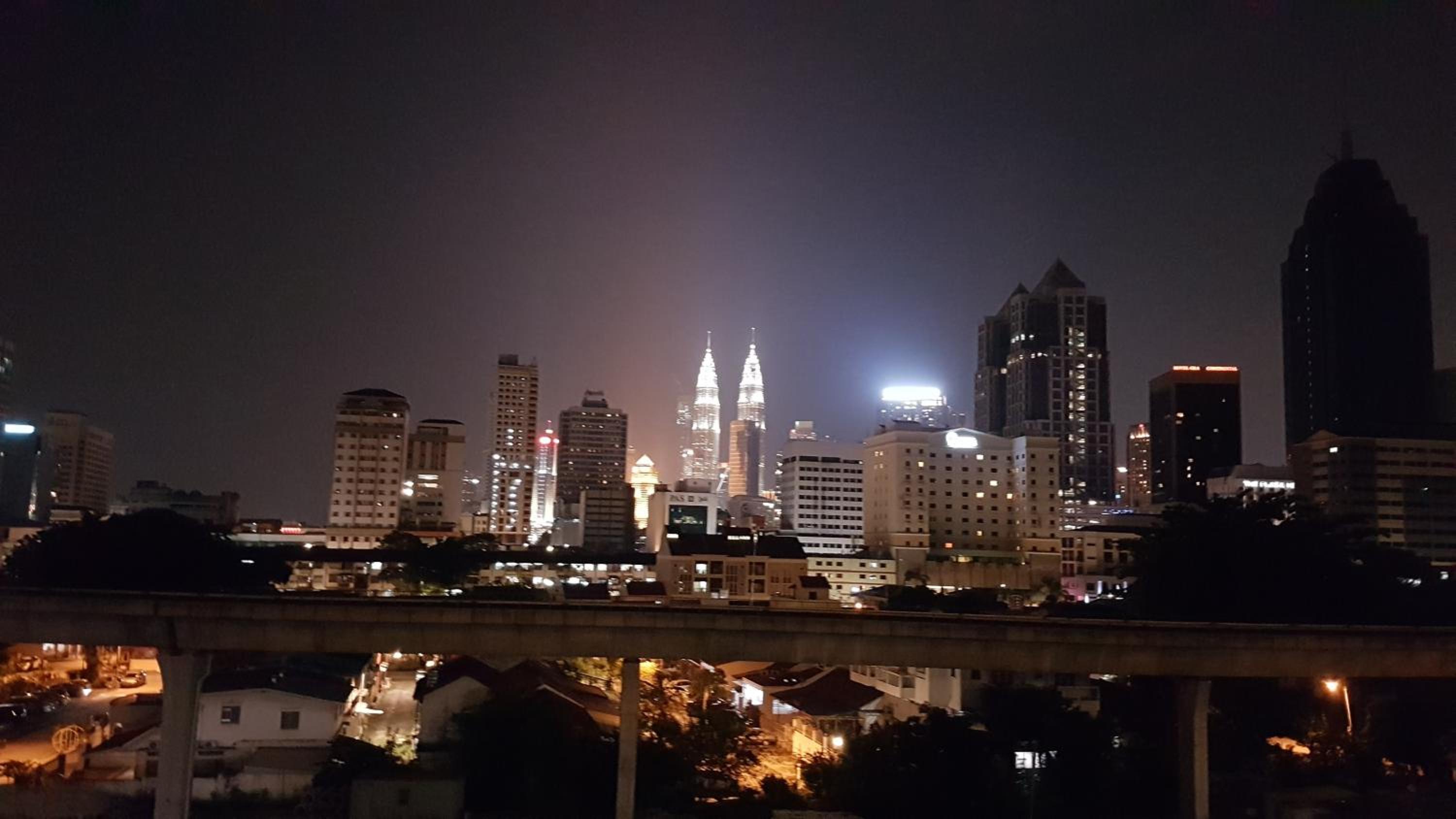 SkyBed Over The Sky Hostel @Regalia Suites & Residences KL