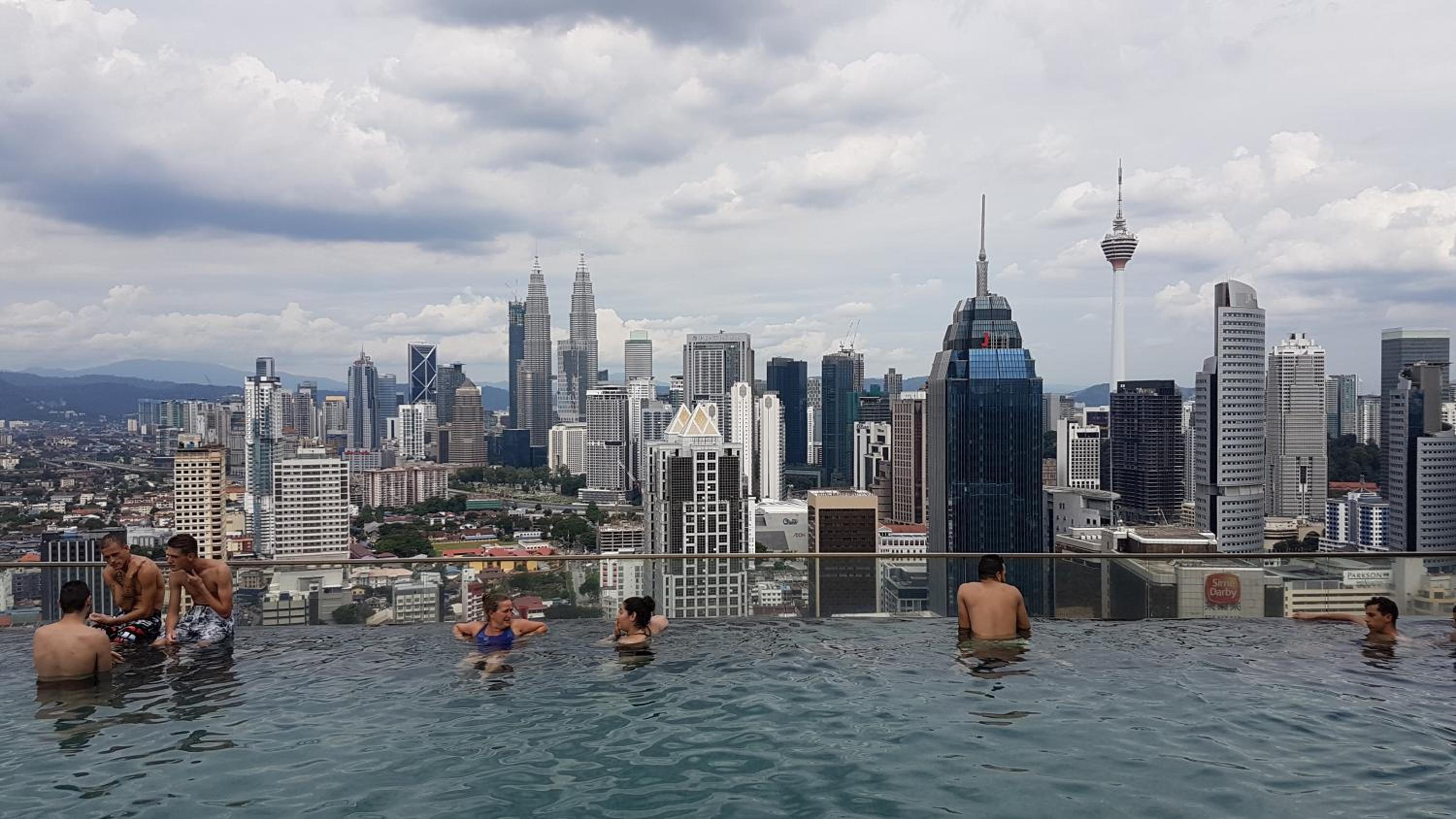 SkyBed Over The Sky Hostel @Regalia Suites & Residences KL