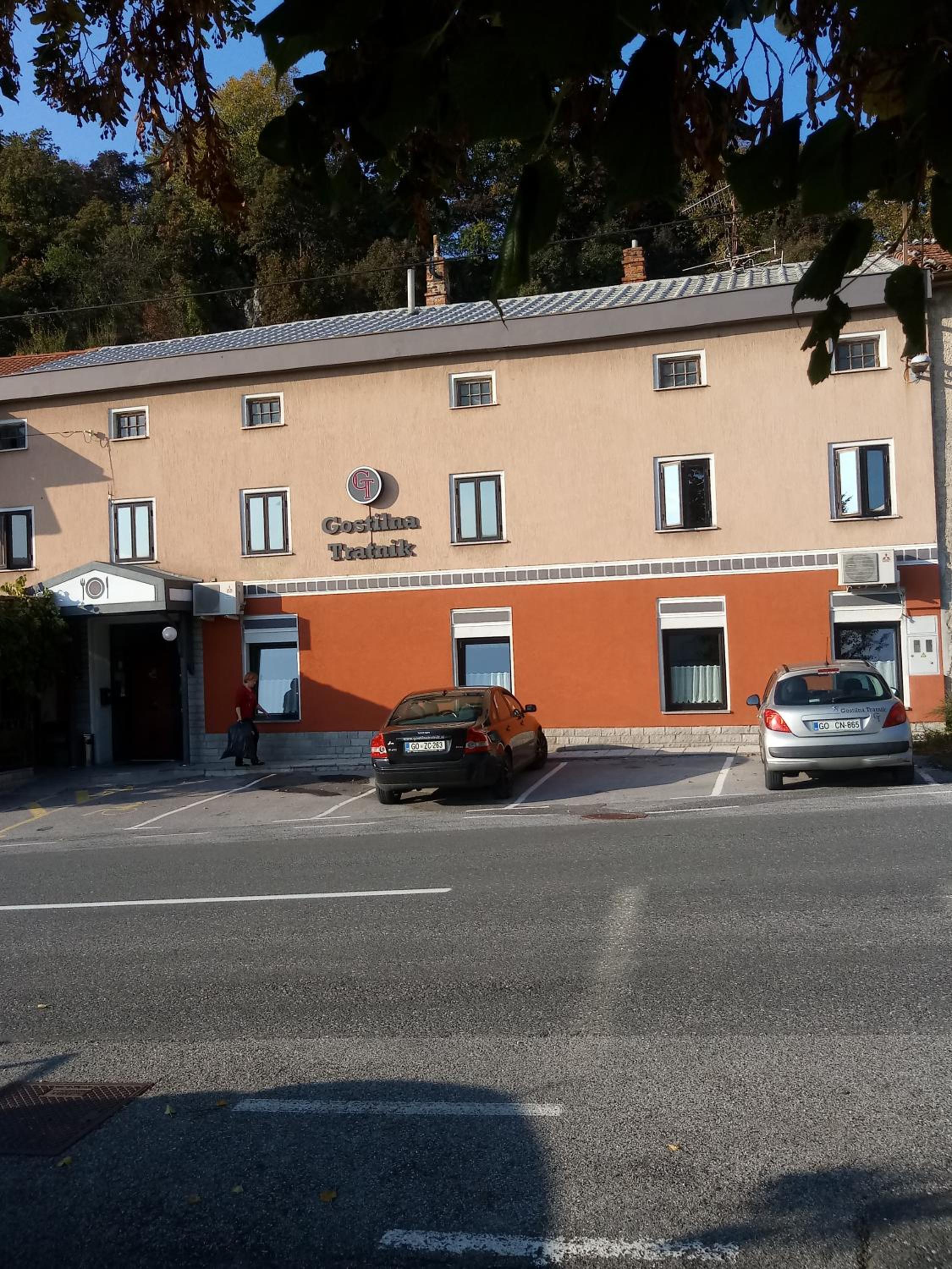 Photo 33