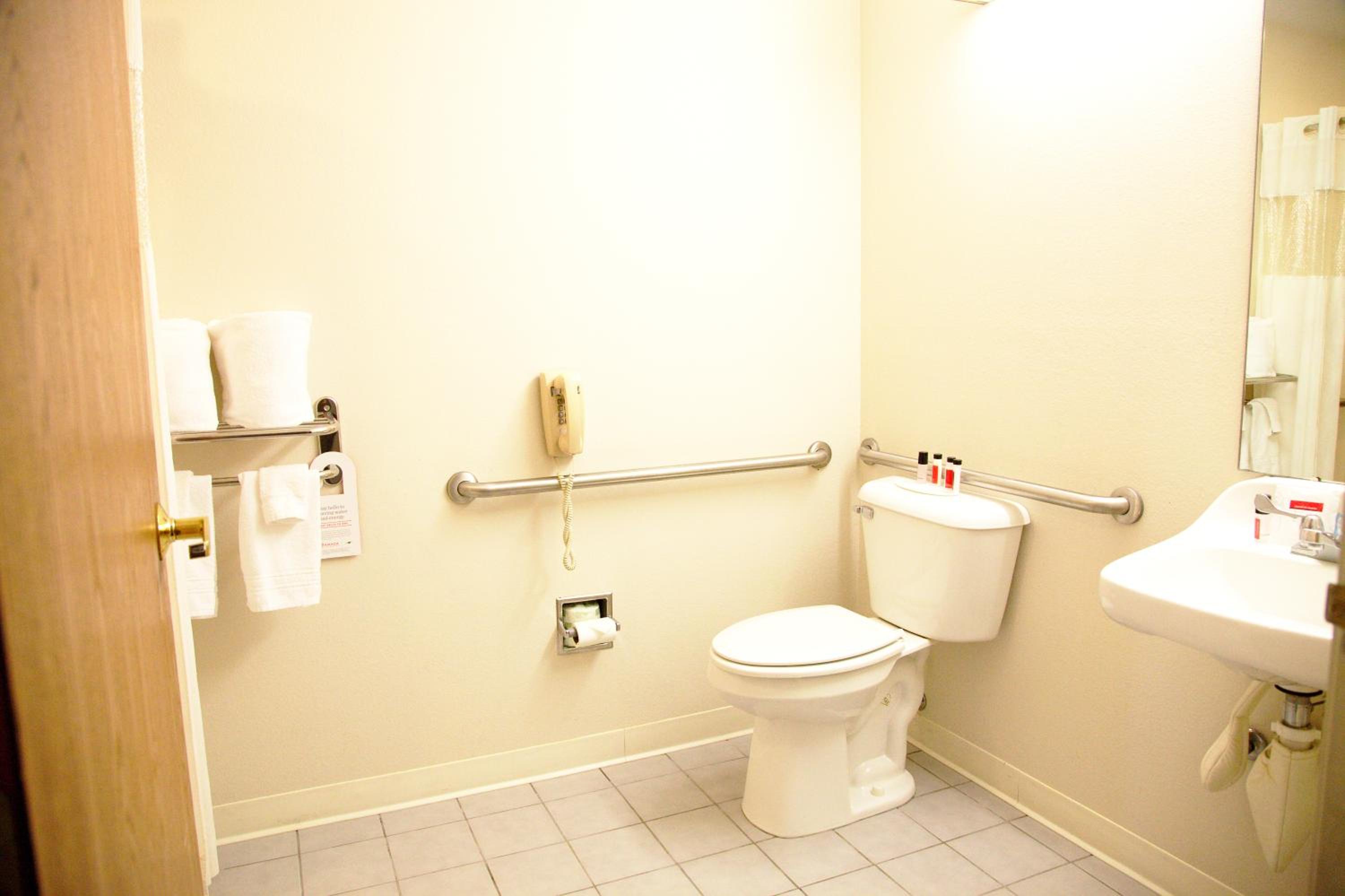 Bloomington Vacations - Ramada by Wyndham Bloomington I-55 and I-74 IL - Property Image 1