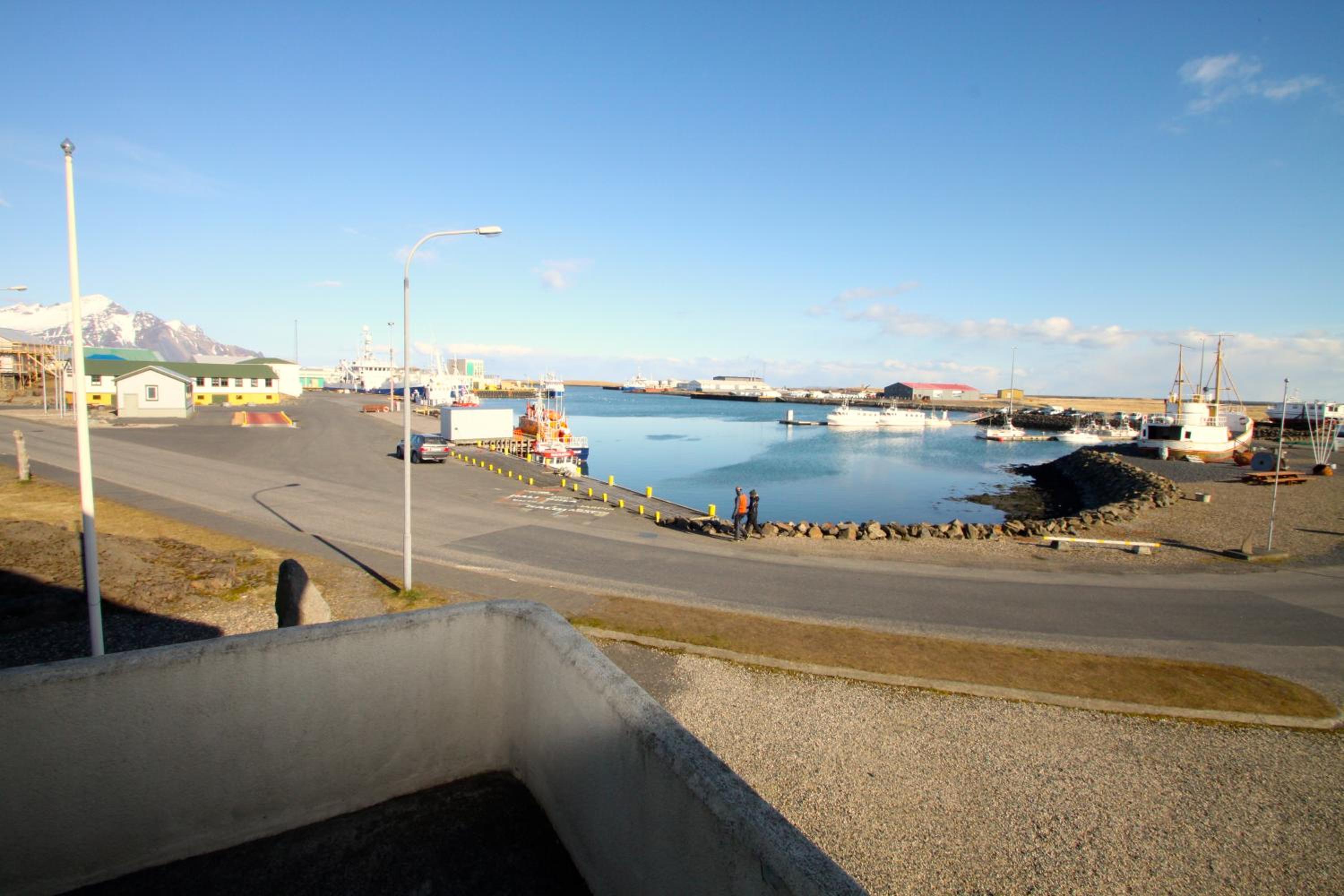 Guesthouse Hvammur by the Harbour