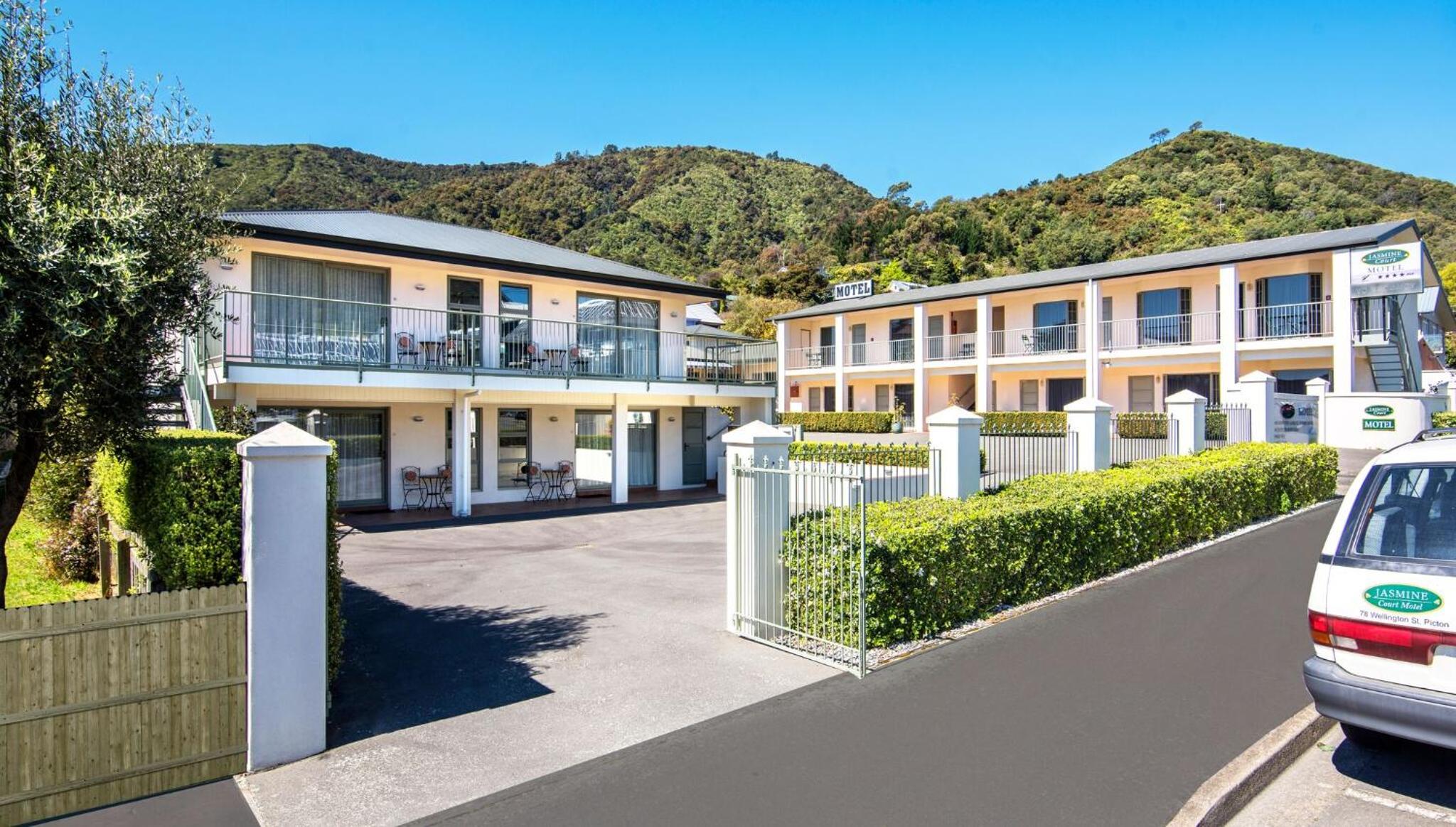 Hotel Jasmine Court Motel