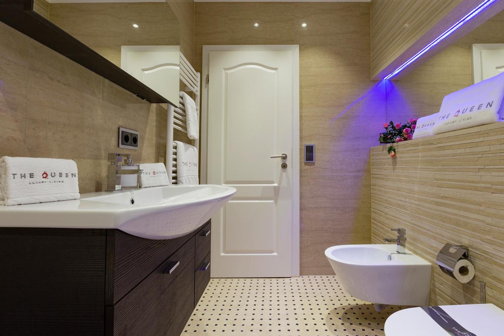 The Queen Luxury Apartments - Villa Carlotta