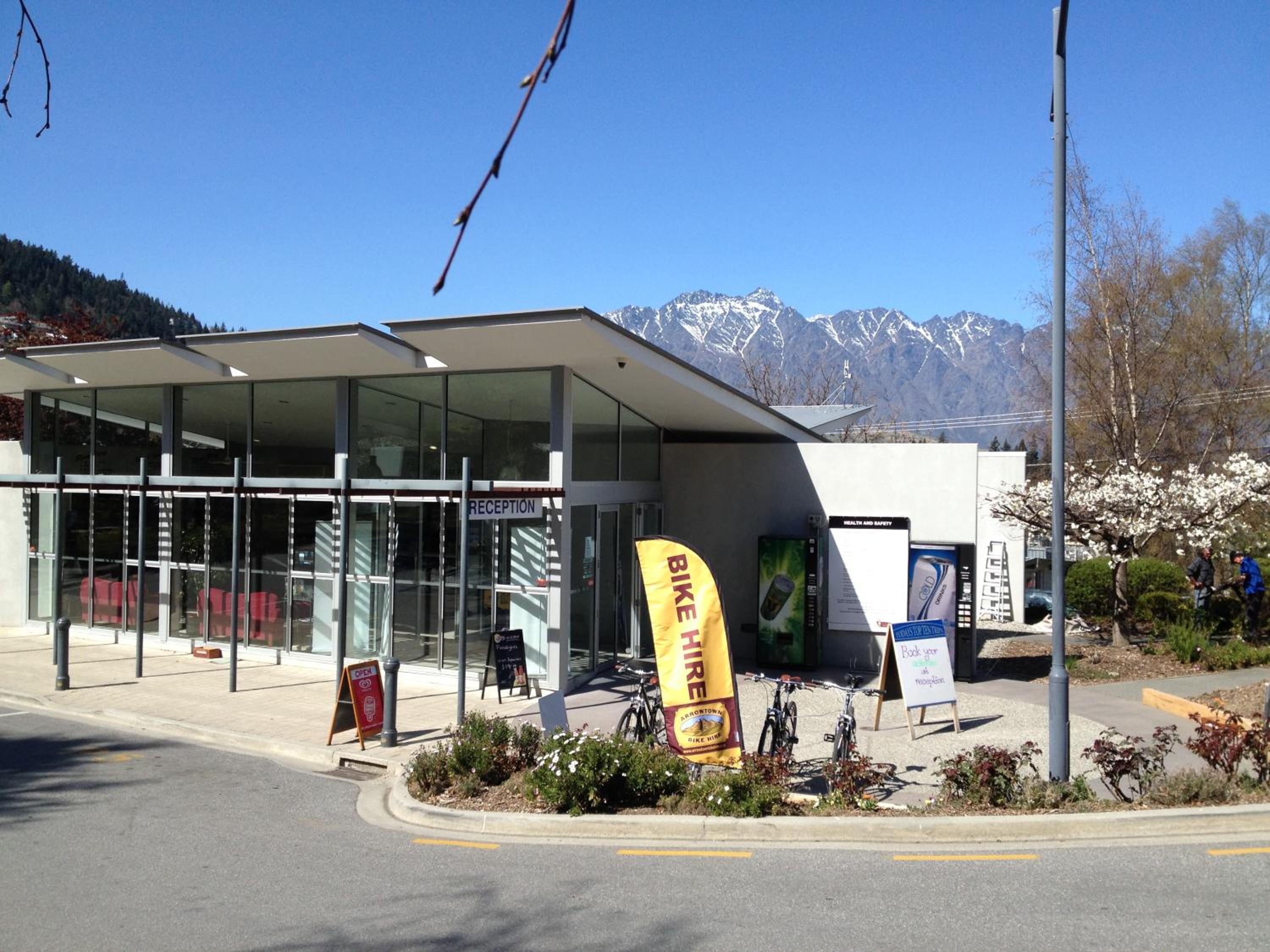 Hampshire Holiday Parks - Queenstown Lakeview view 2