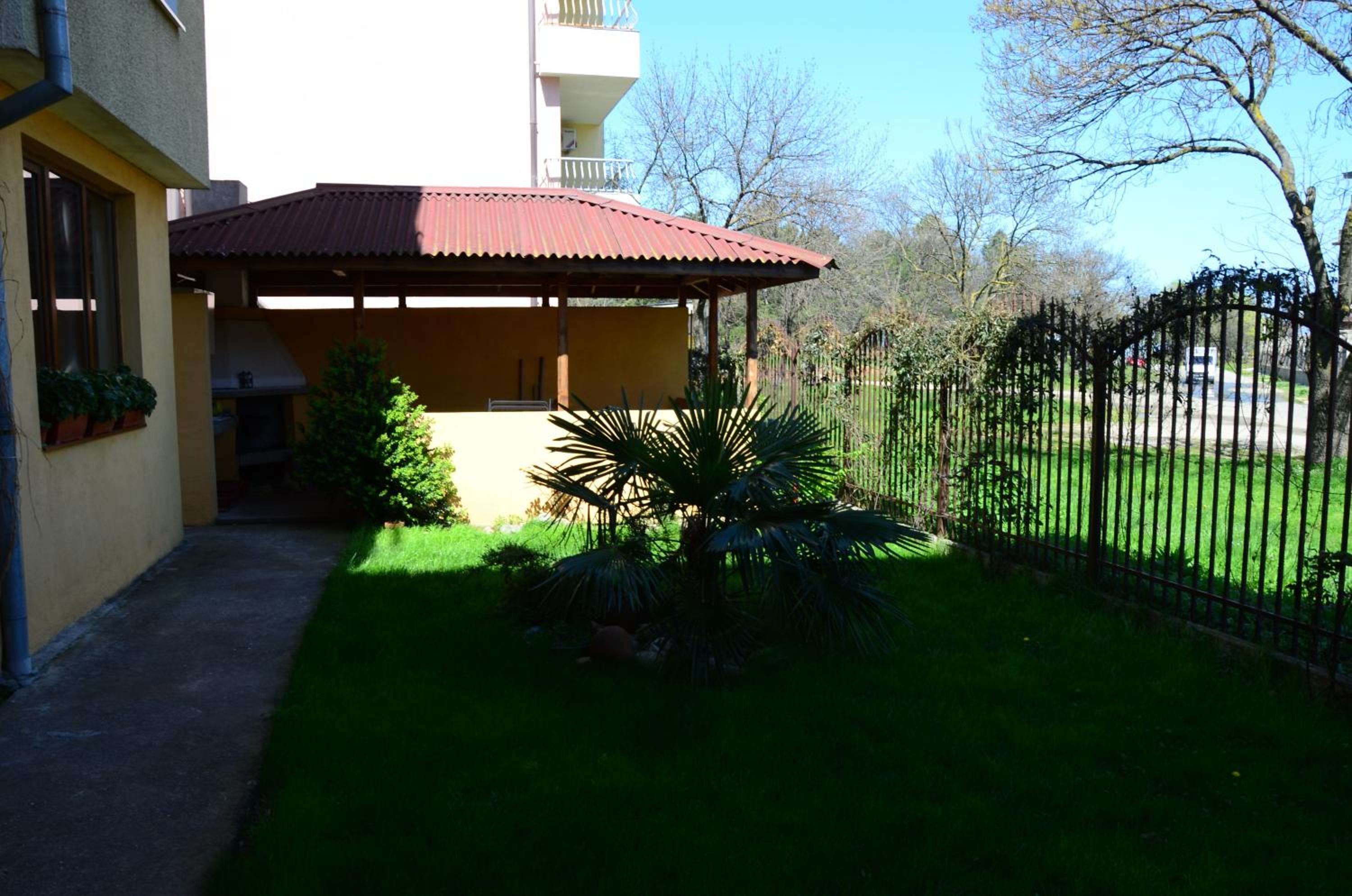Kirovi House - guest rooms