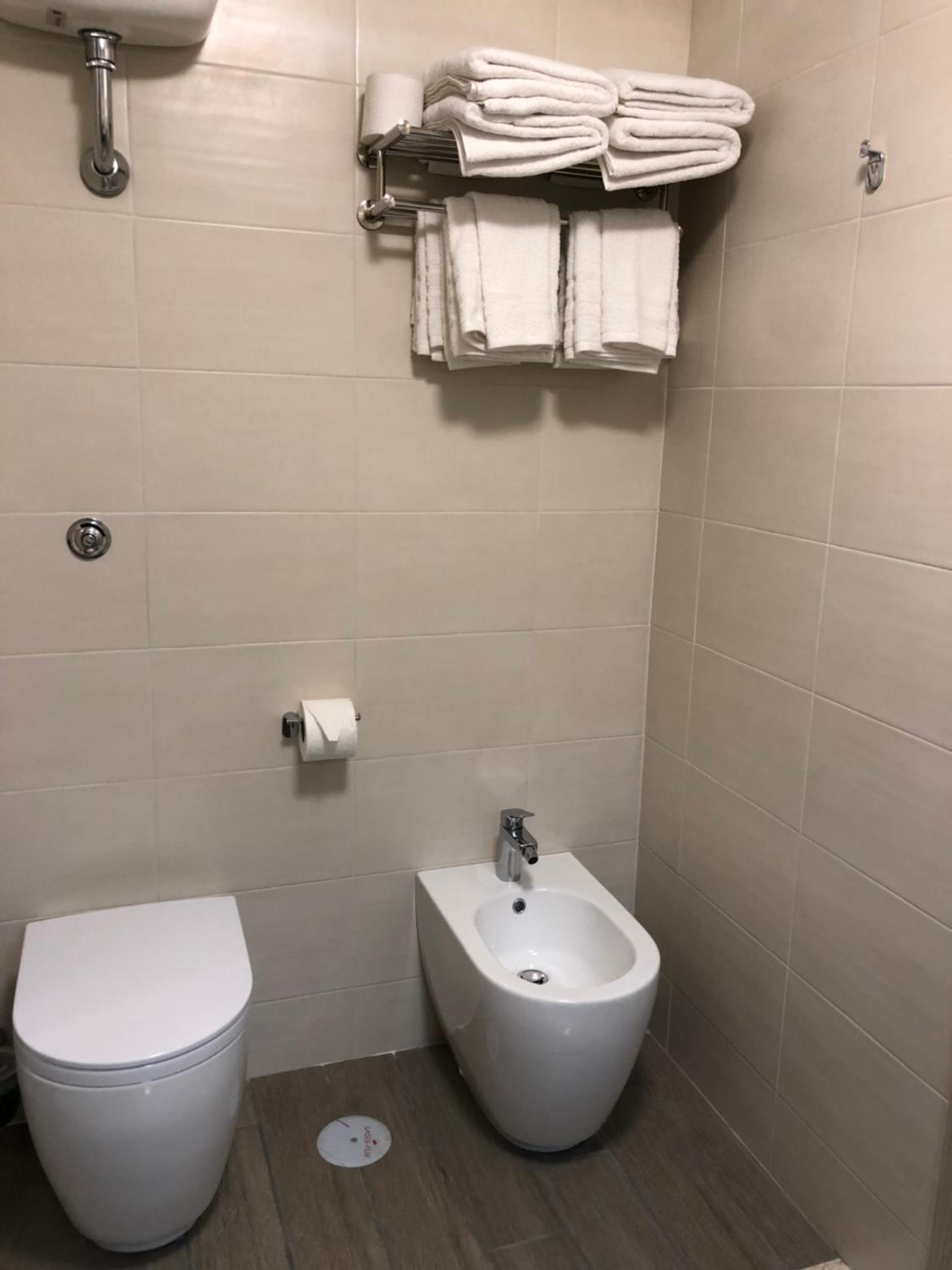 Napoli City Inn
